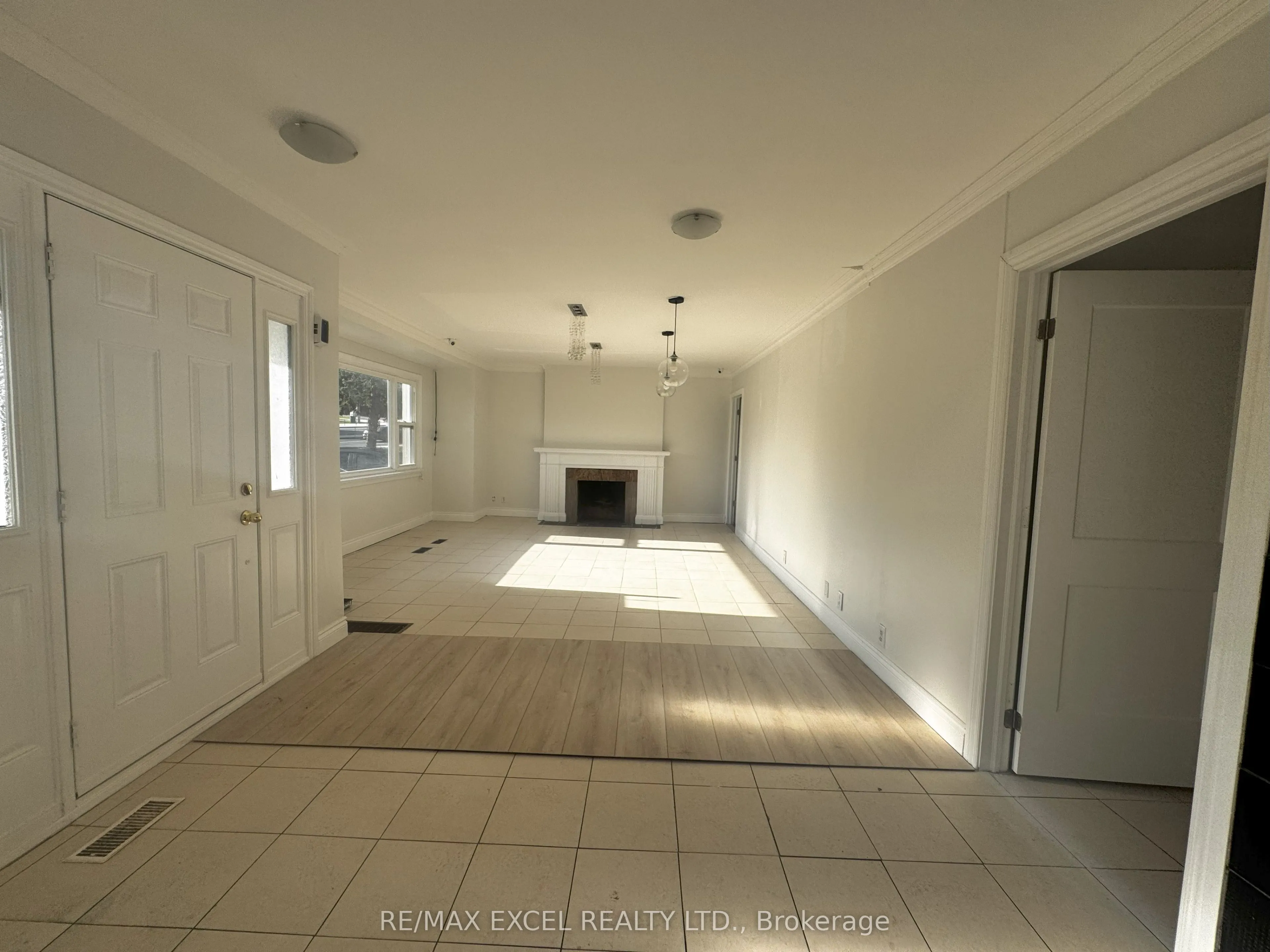 9961 Yonge Street, #Upper Level