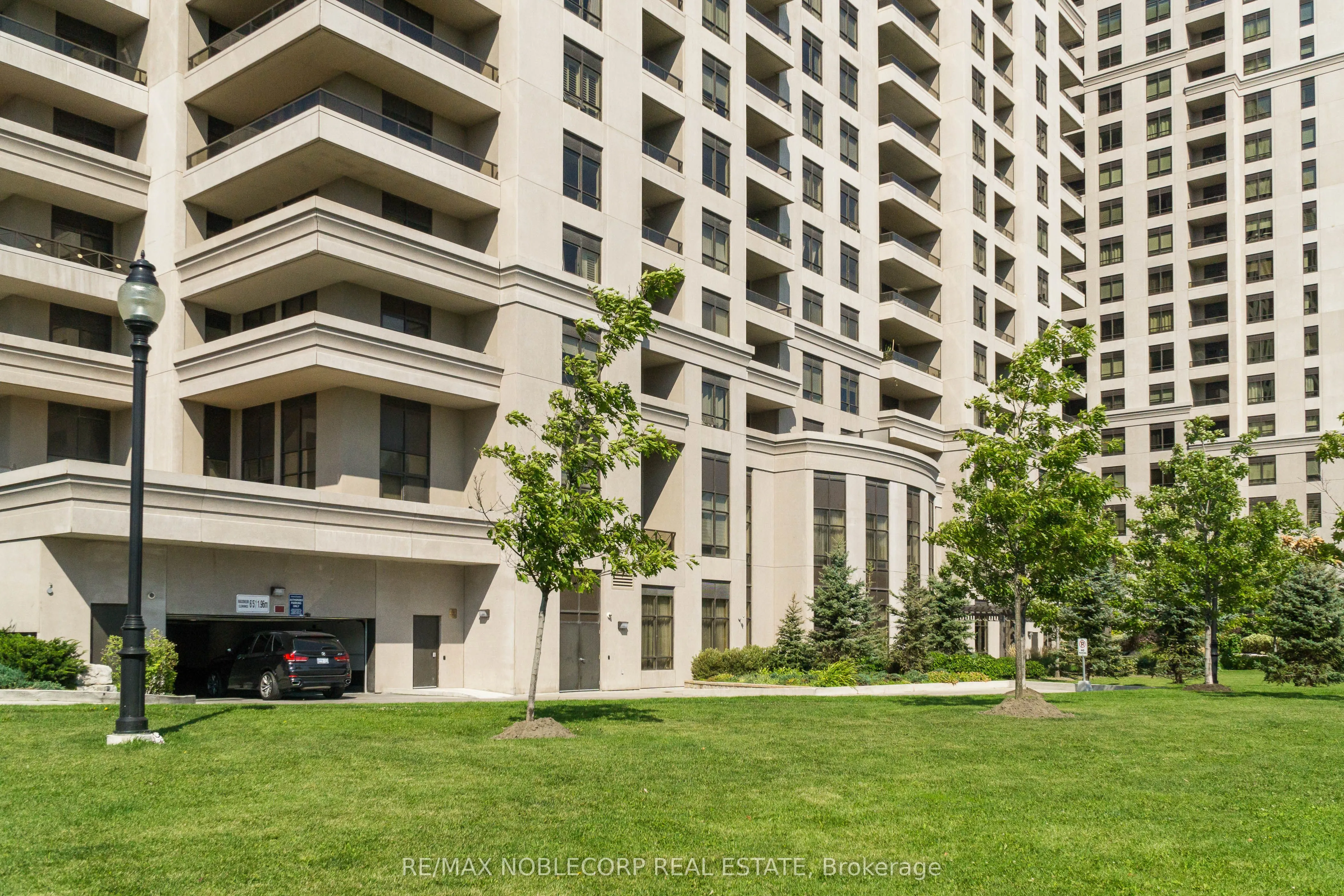 9245 Jane Street, #1515