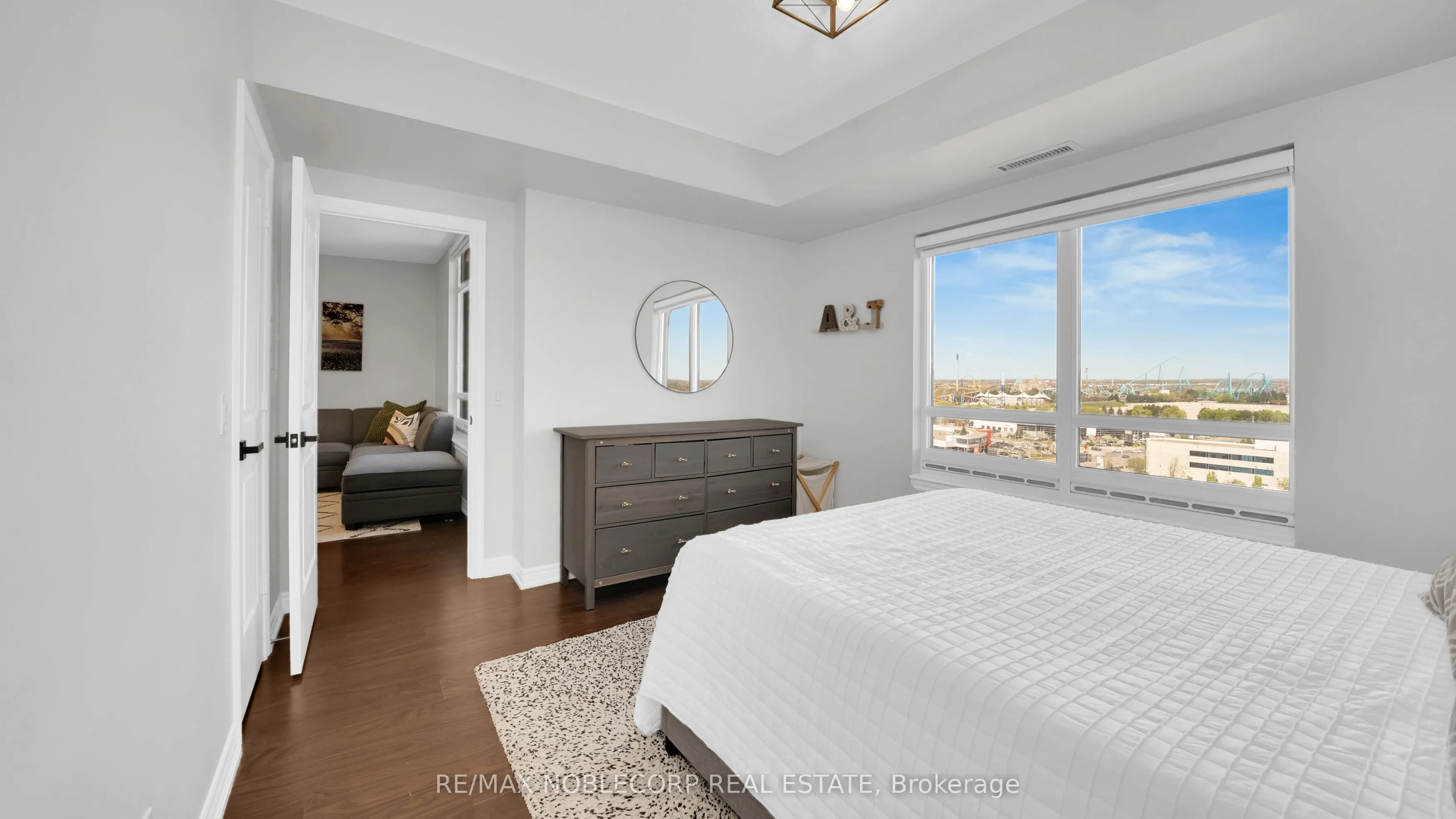 9245 Jane Street, #1515