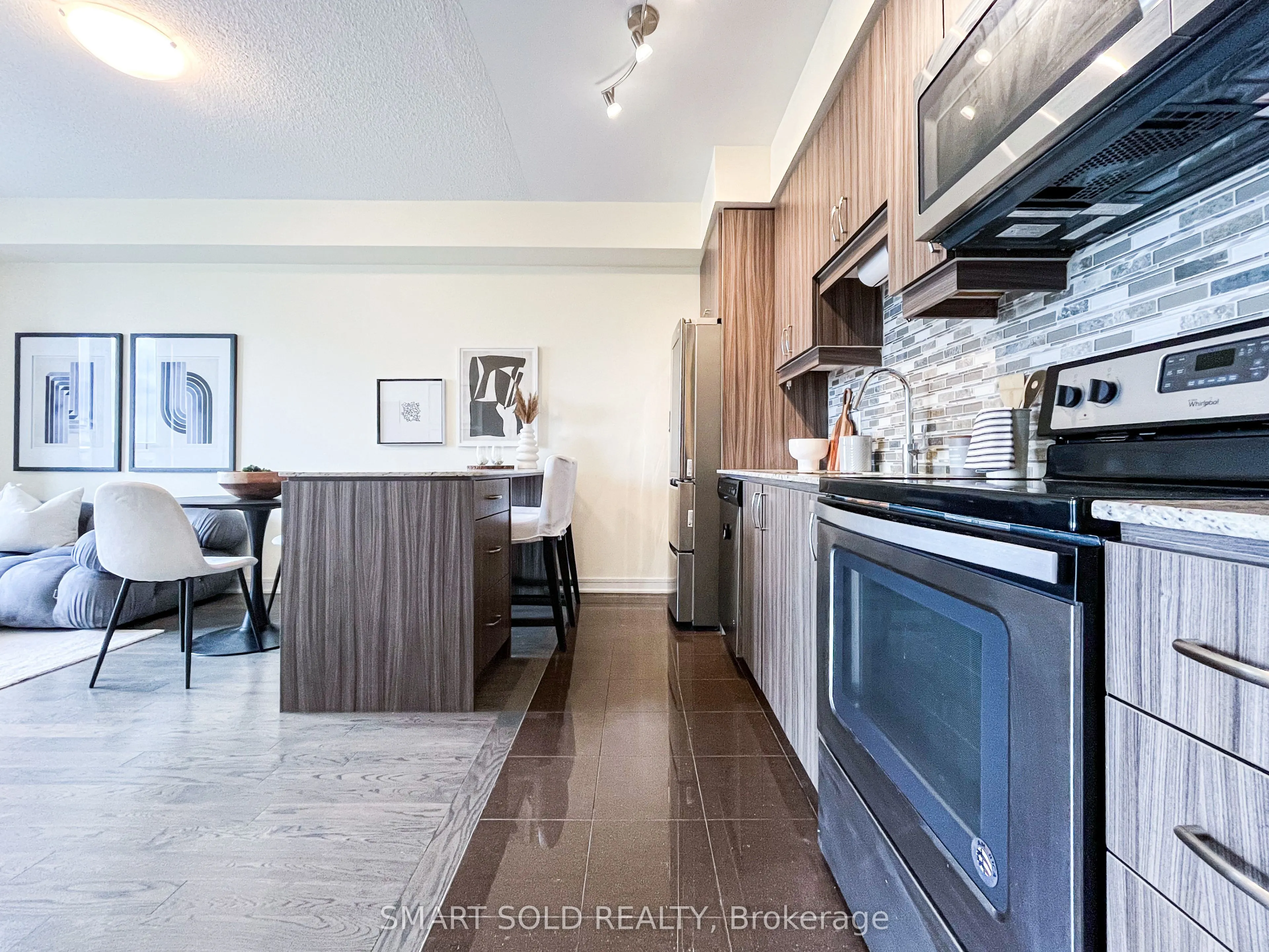 9191 Yonge Street, #716