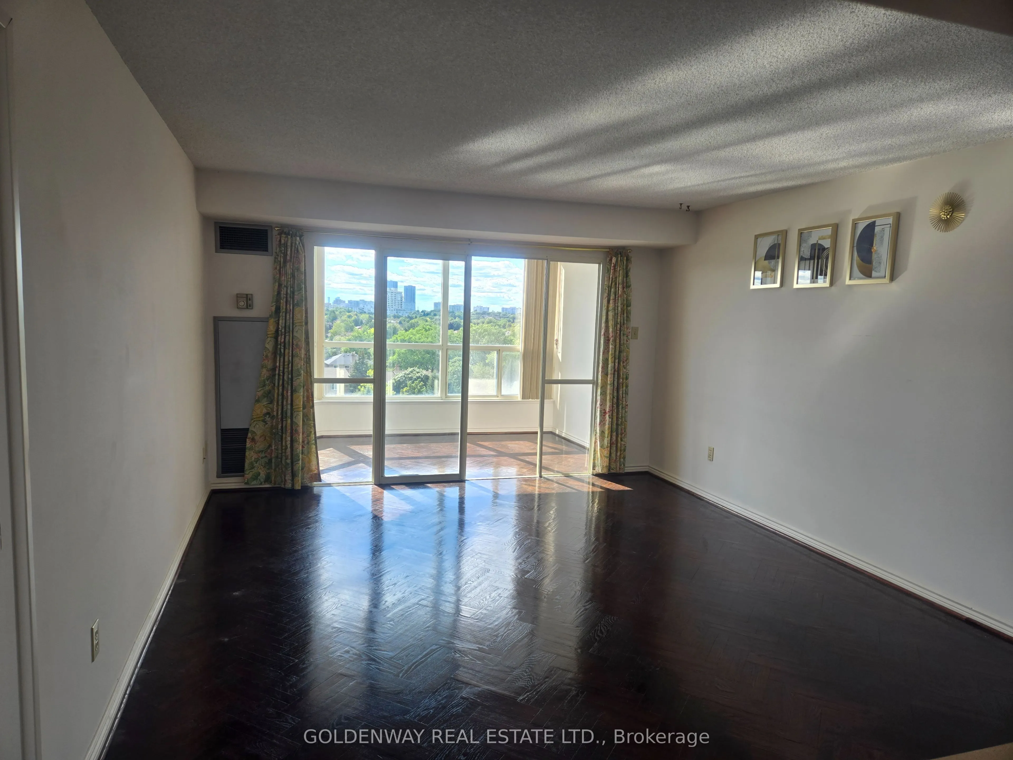 7300 Yonge Street, #1012