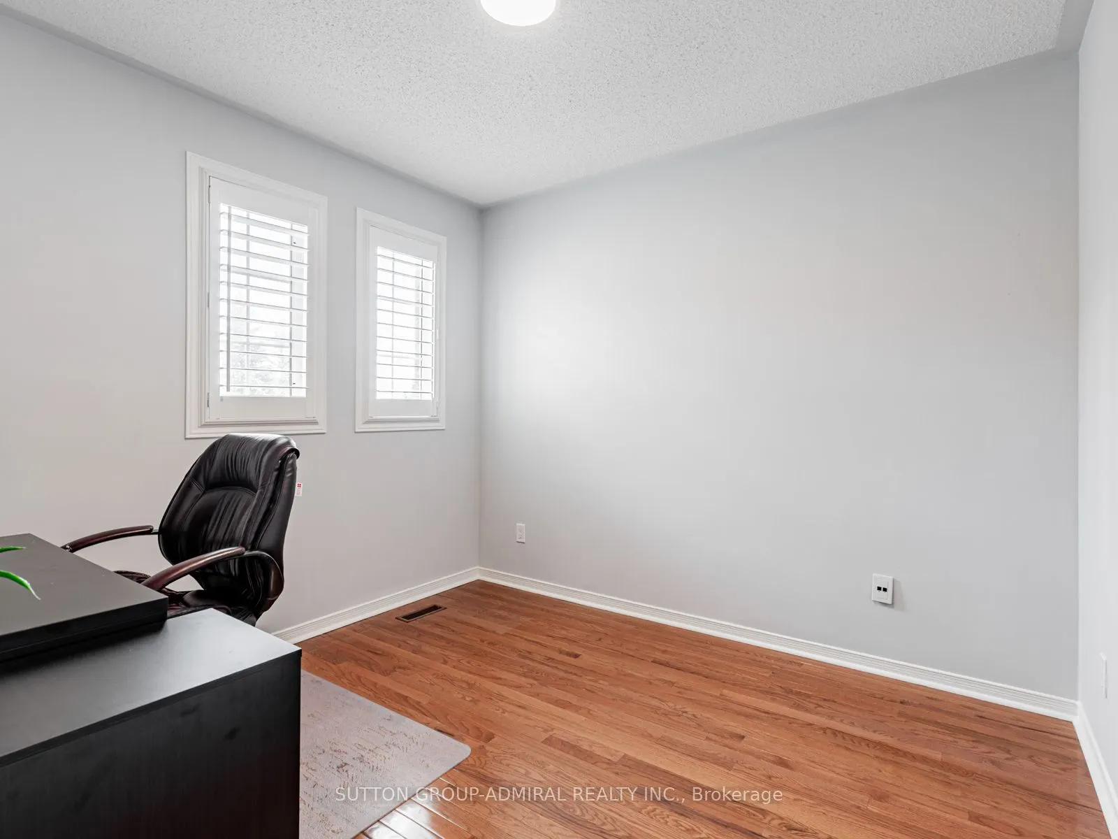 185 Foxfield Crescent