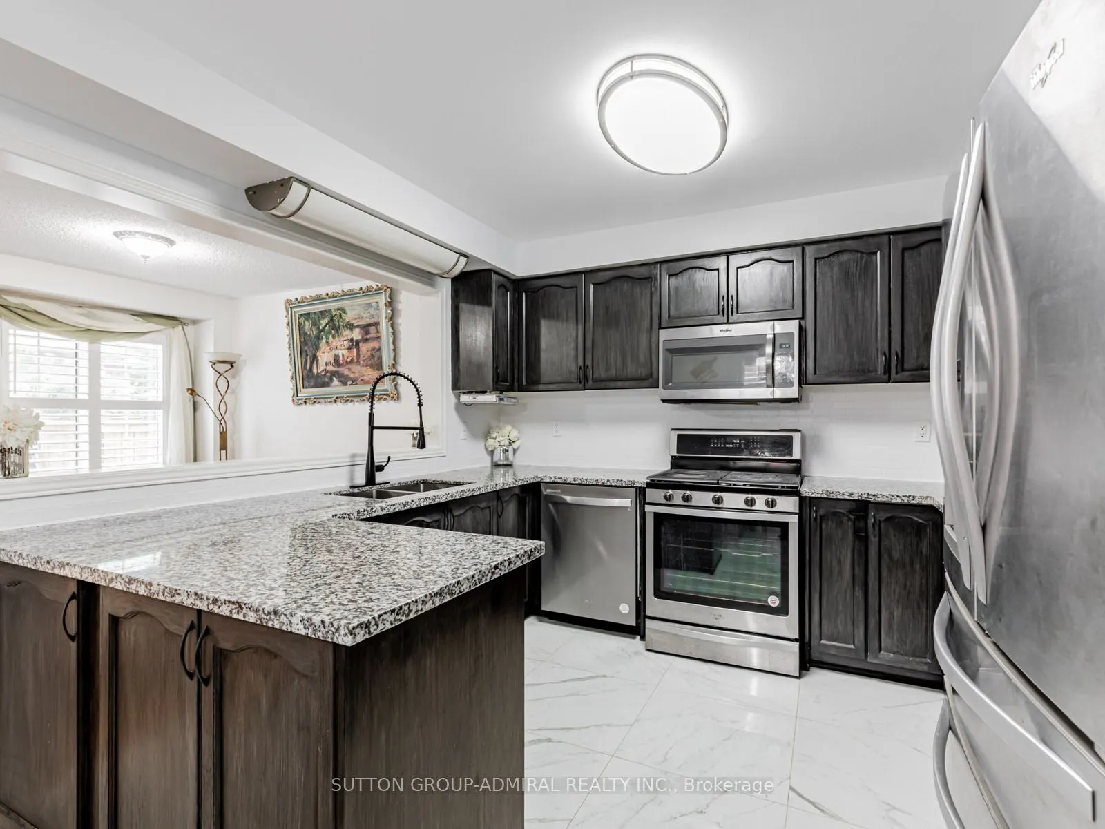 185 Foxfield Crescent
