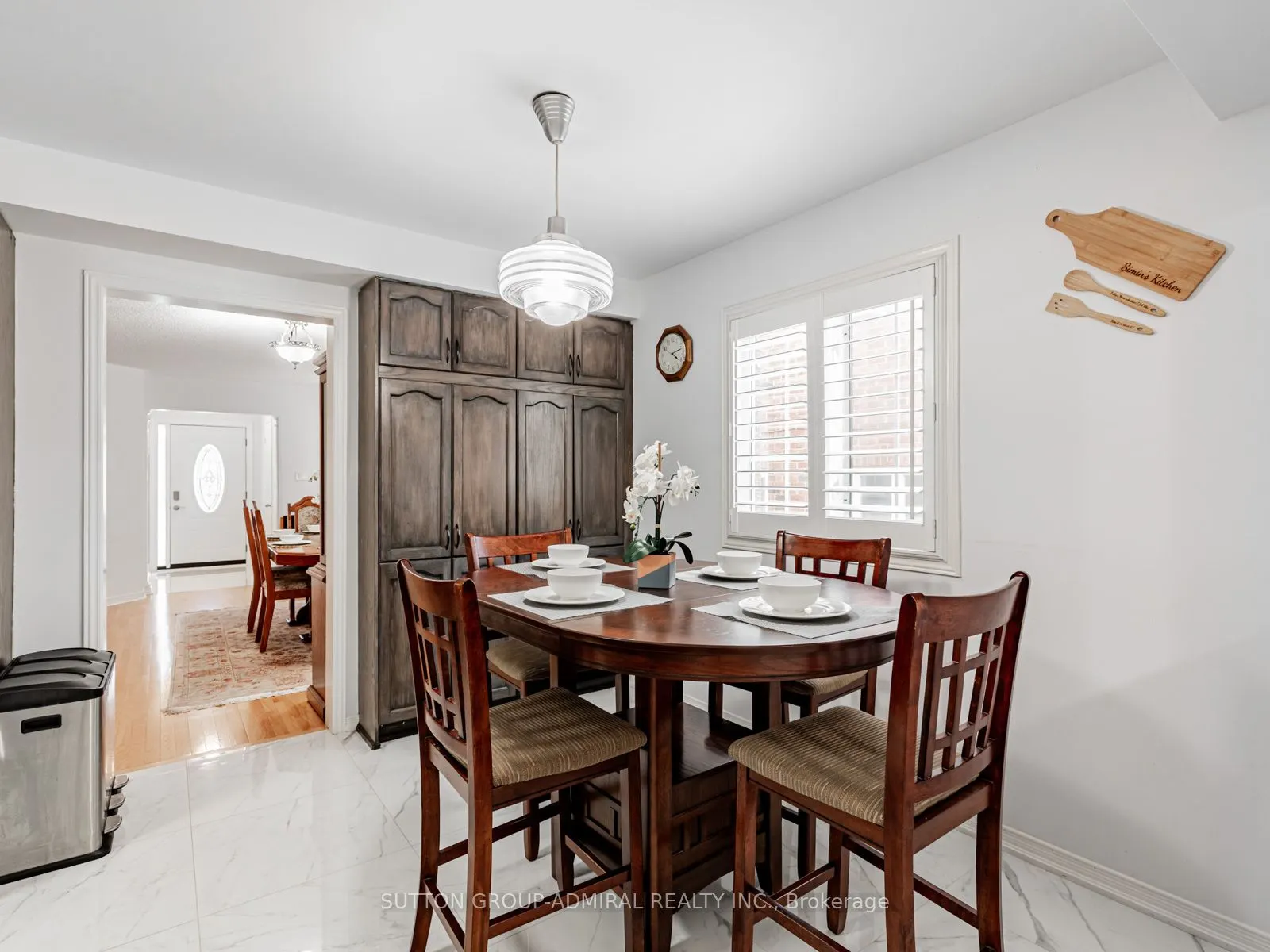 185 Foxfield Crescent