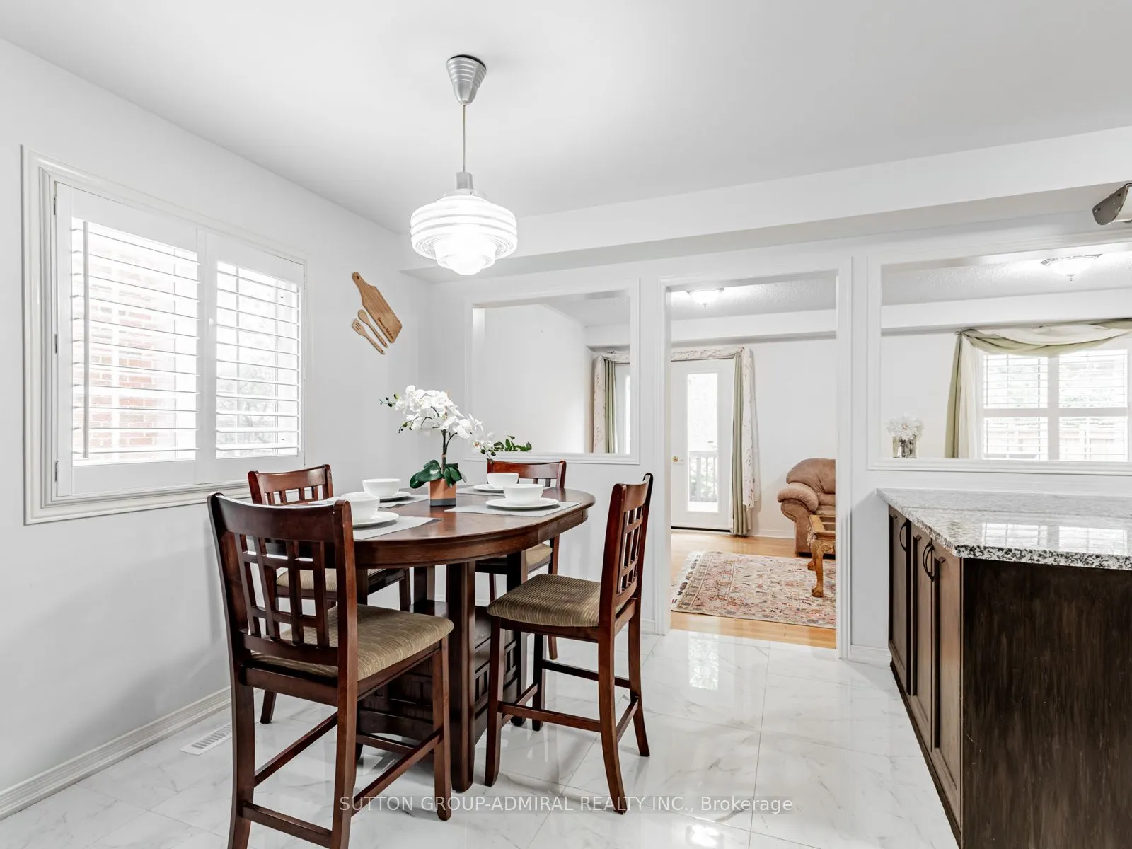 185 Foxfield Crescent