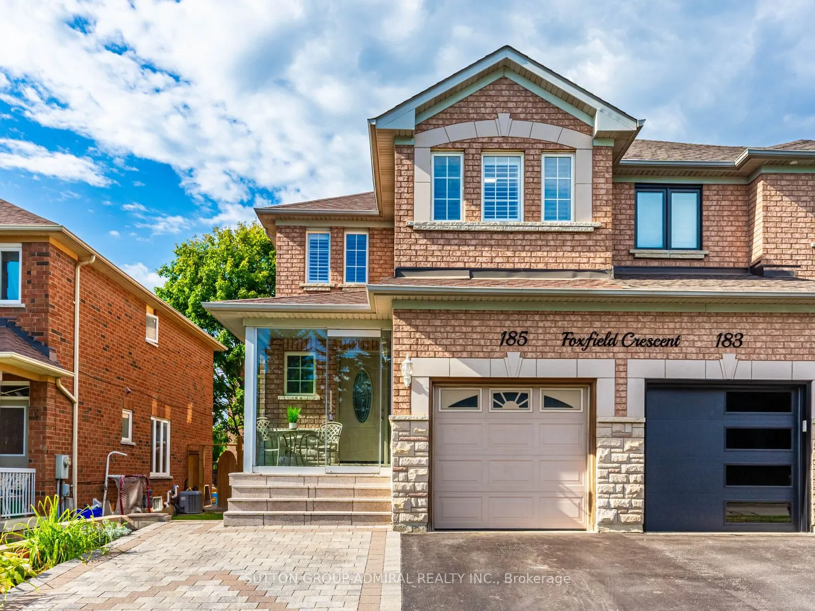 185 Foxfield Crescent