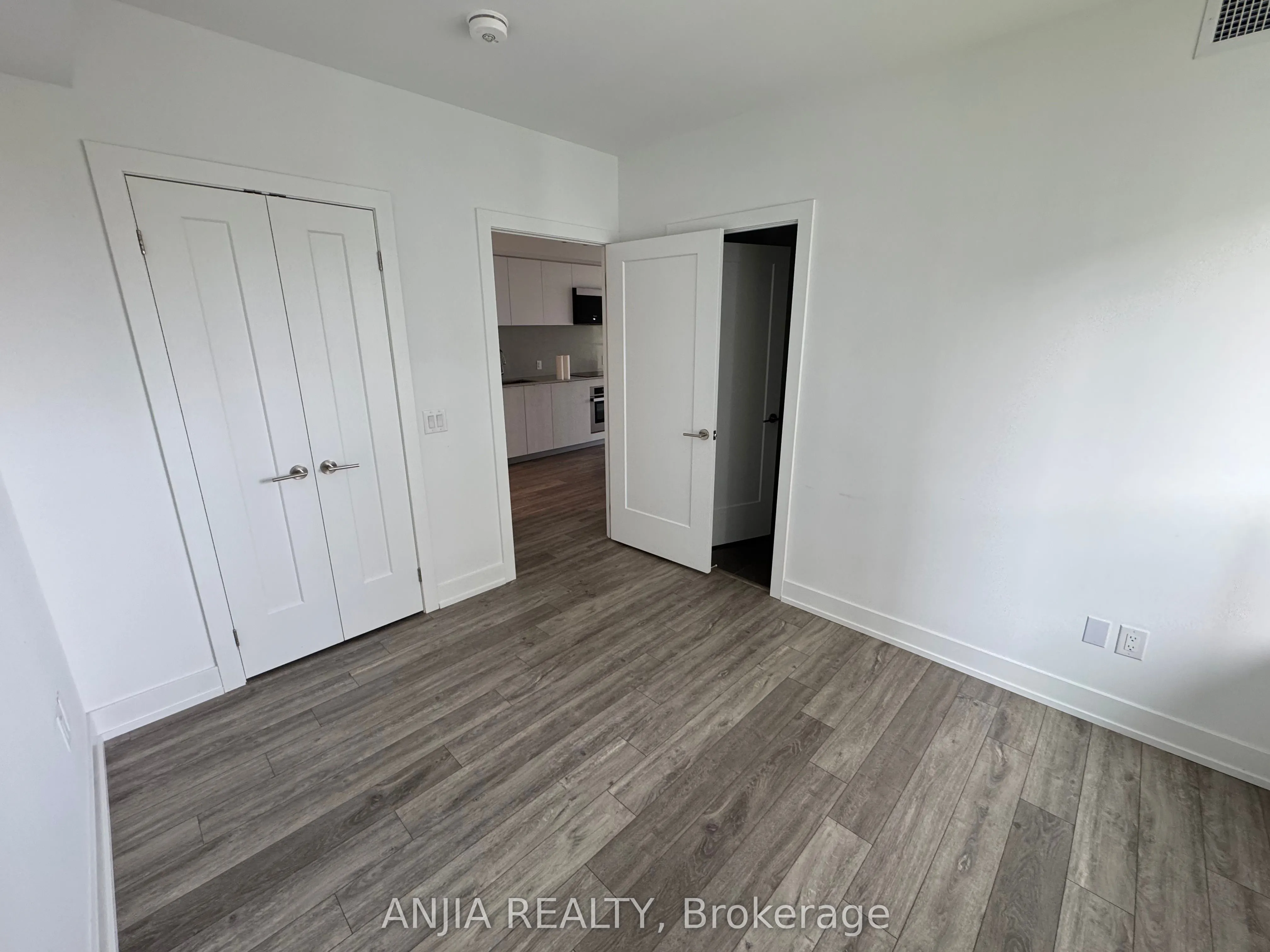 9 Clegg Road, #822