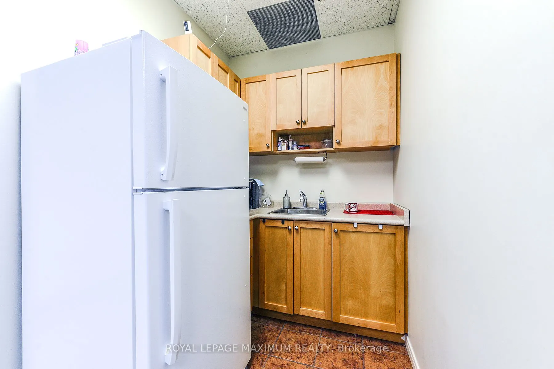 4220 Steeles Avenue W, #C10