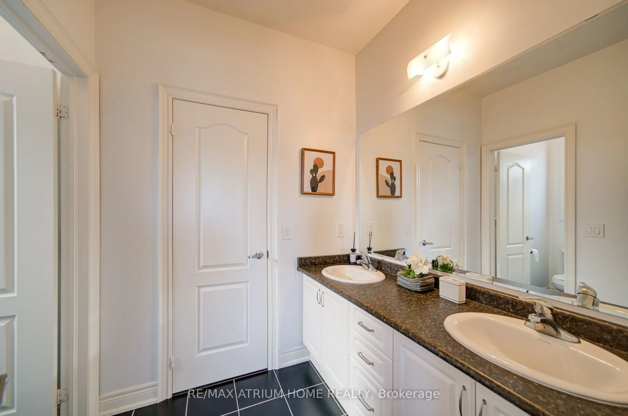 127 Maple Ridge Crescent