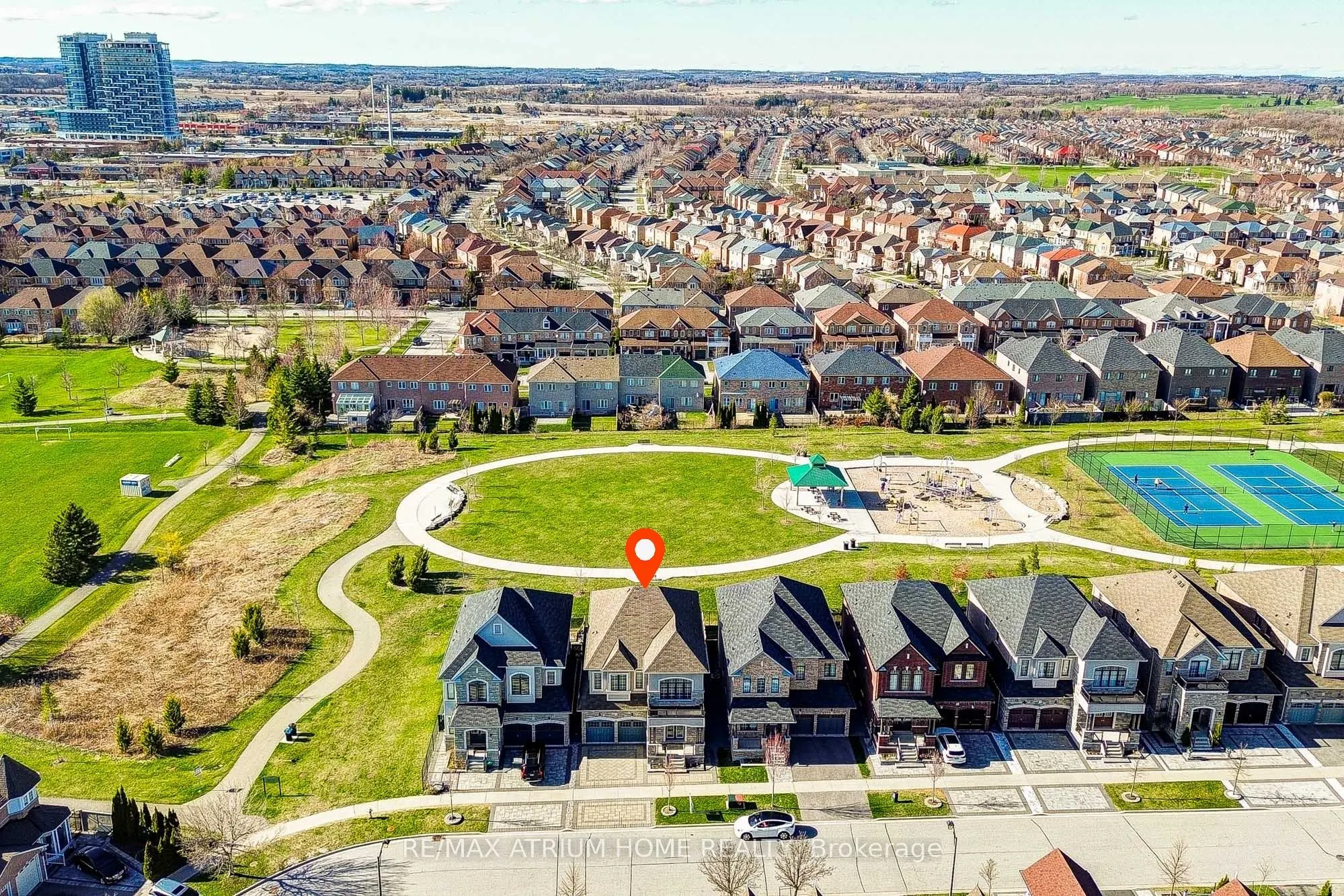 127 Maple Ridge Crescent