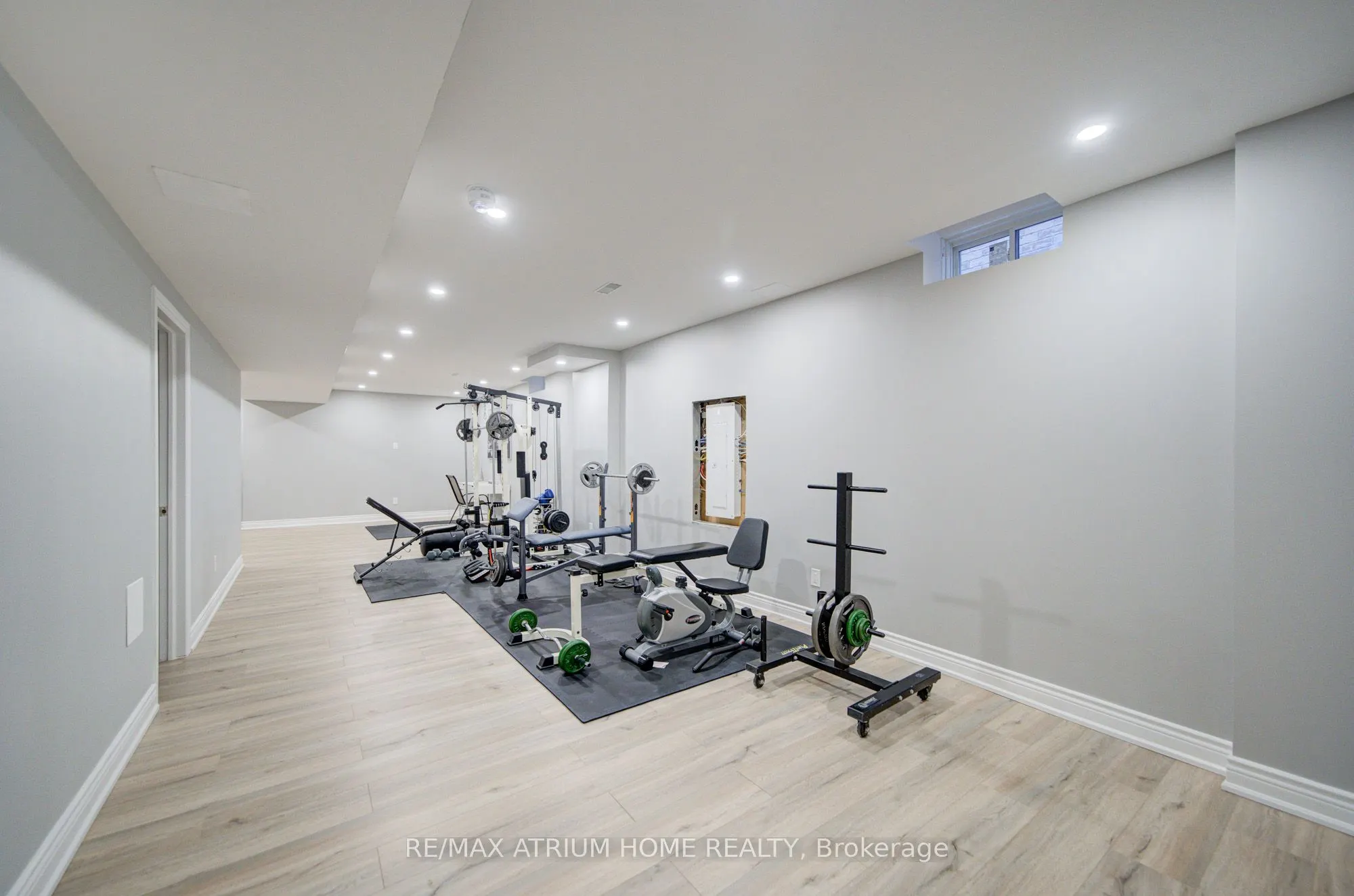 127 Maple Ridge Crescent