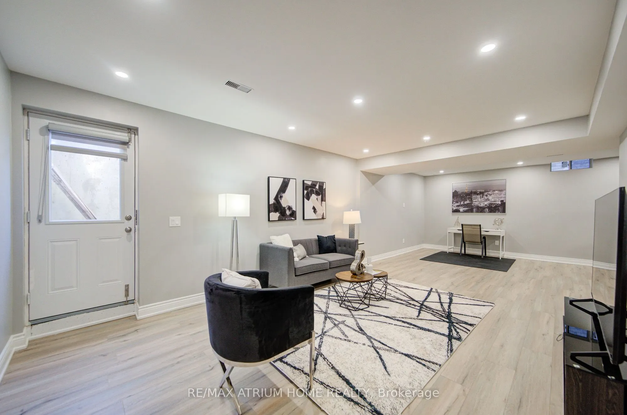 127 Maple Ridge Crescent