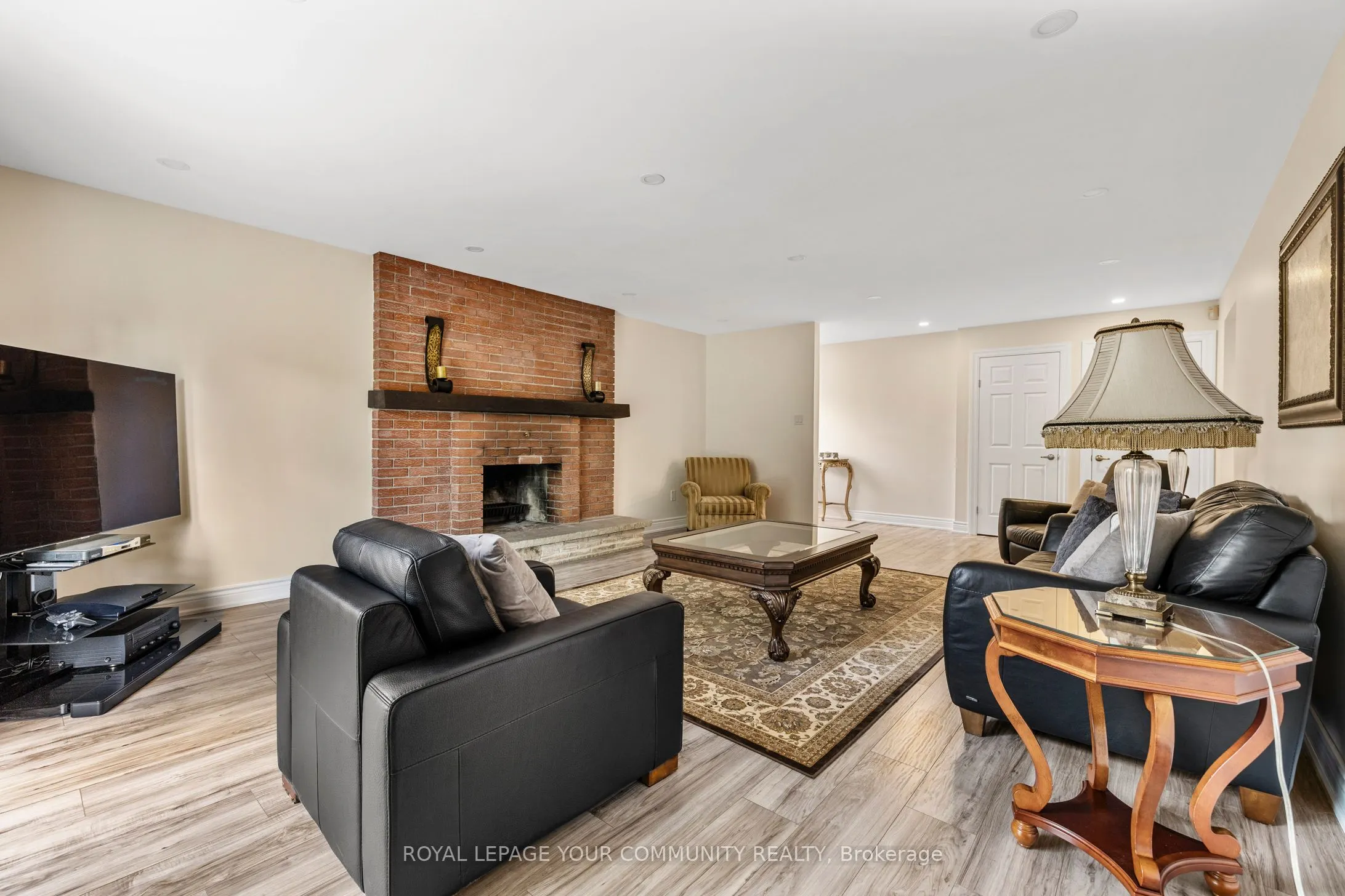 38 Spruce Avenue S