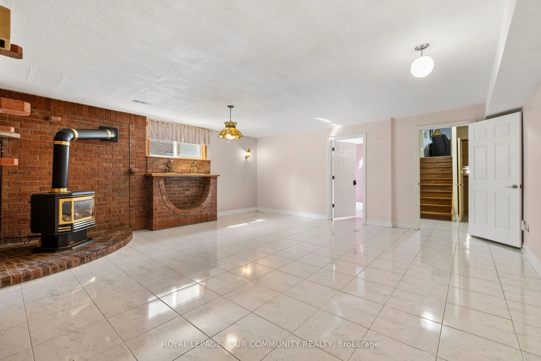 38 Spruce Avenue S