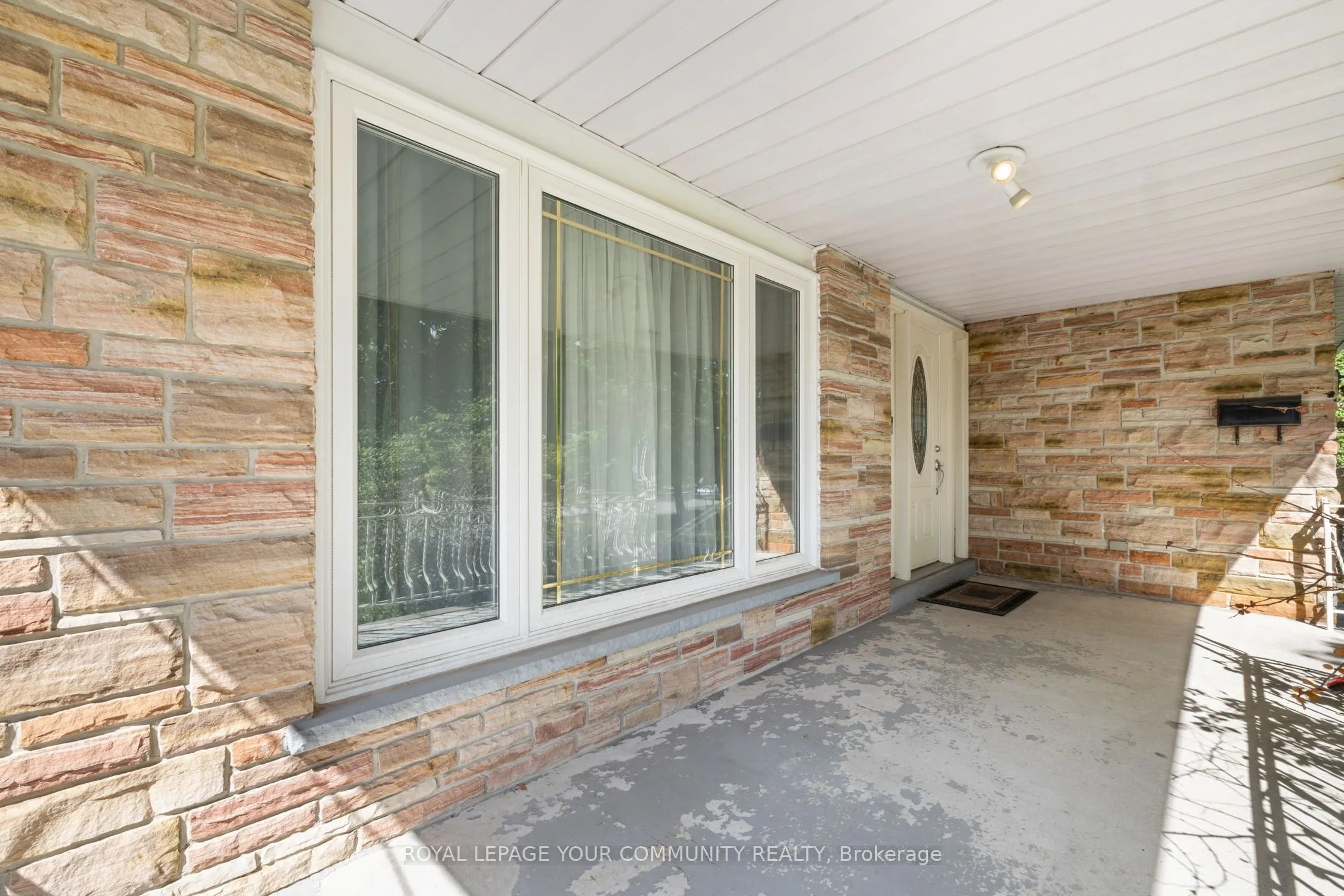 38 Spruce Avenue S