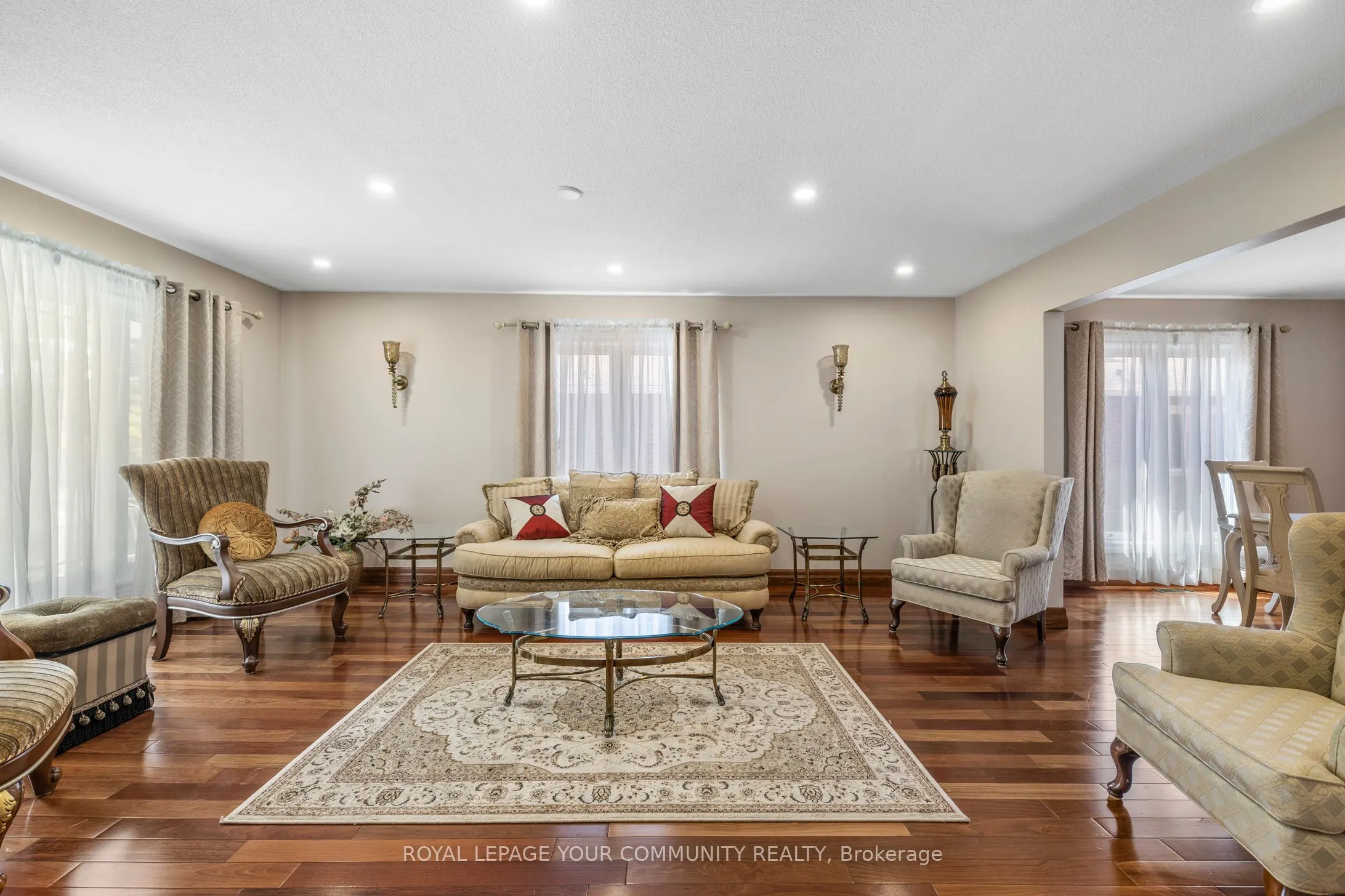 38 Spruce Avenue S