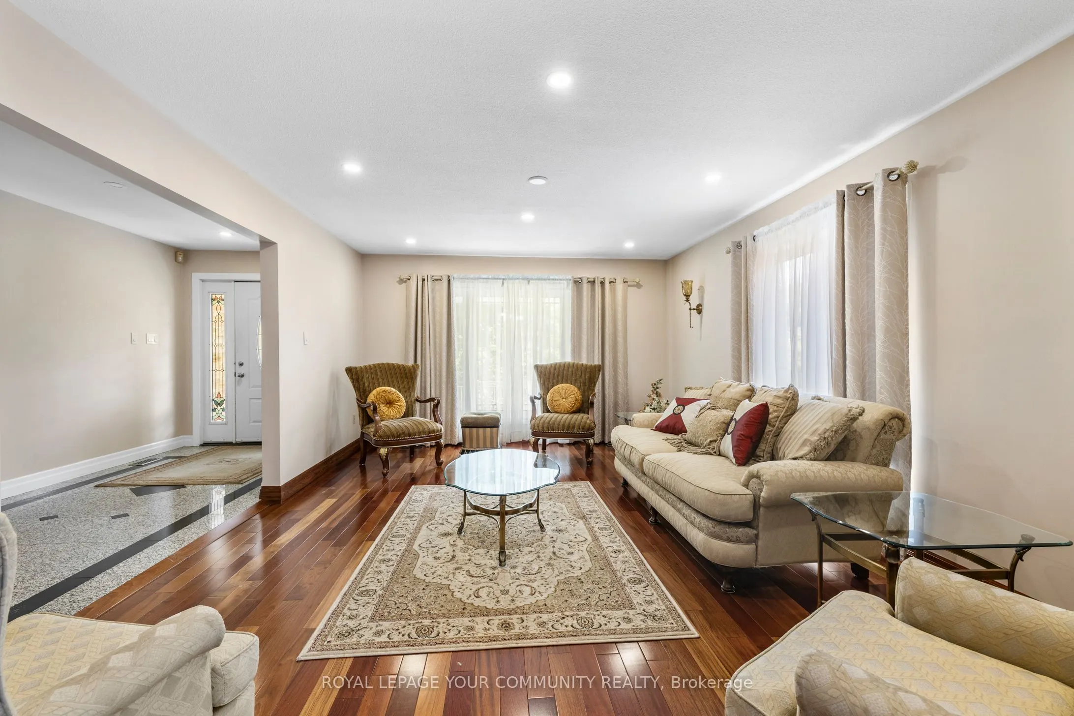 38 Spruce Avenue S