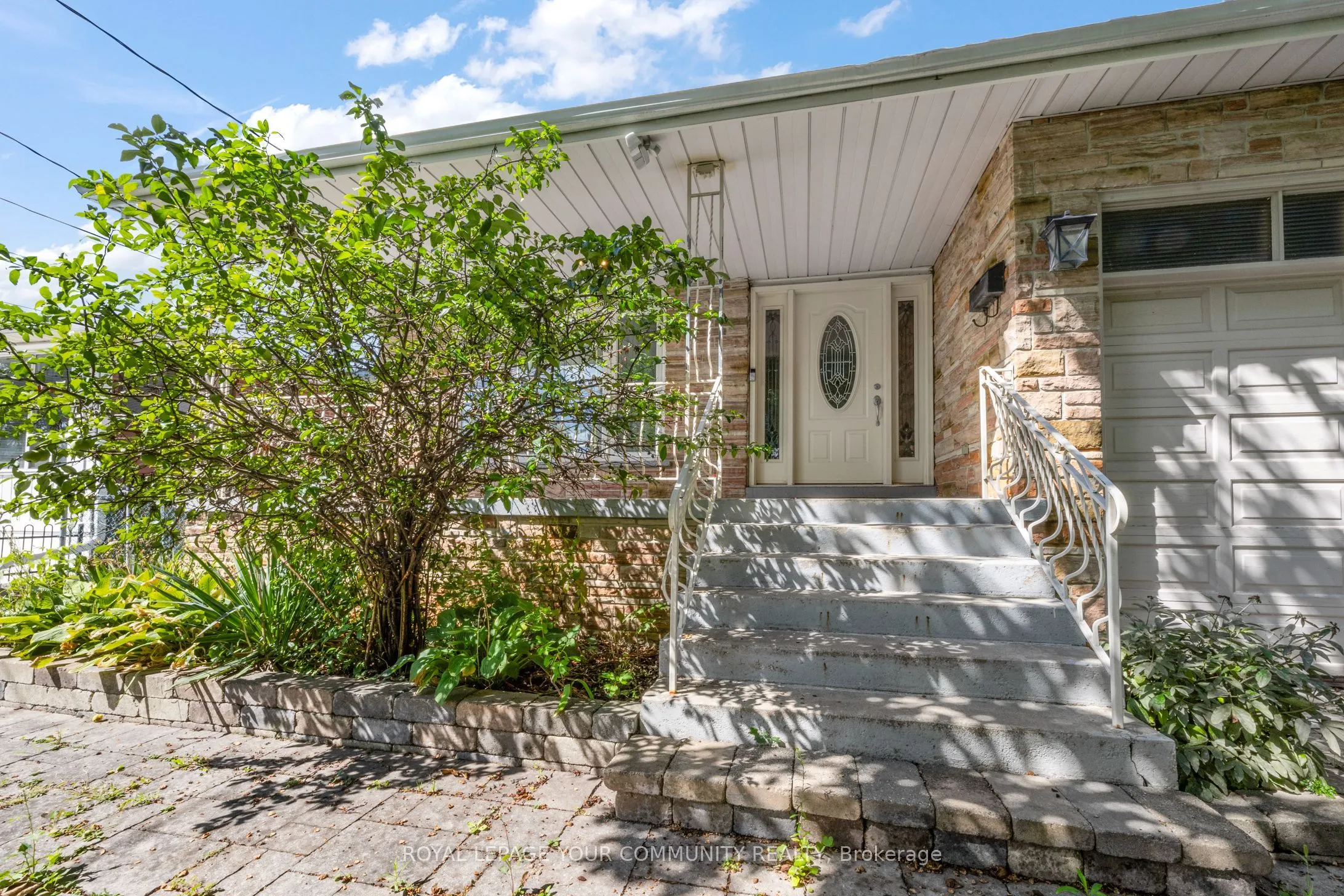 38 Spruce Avenue S