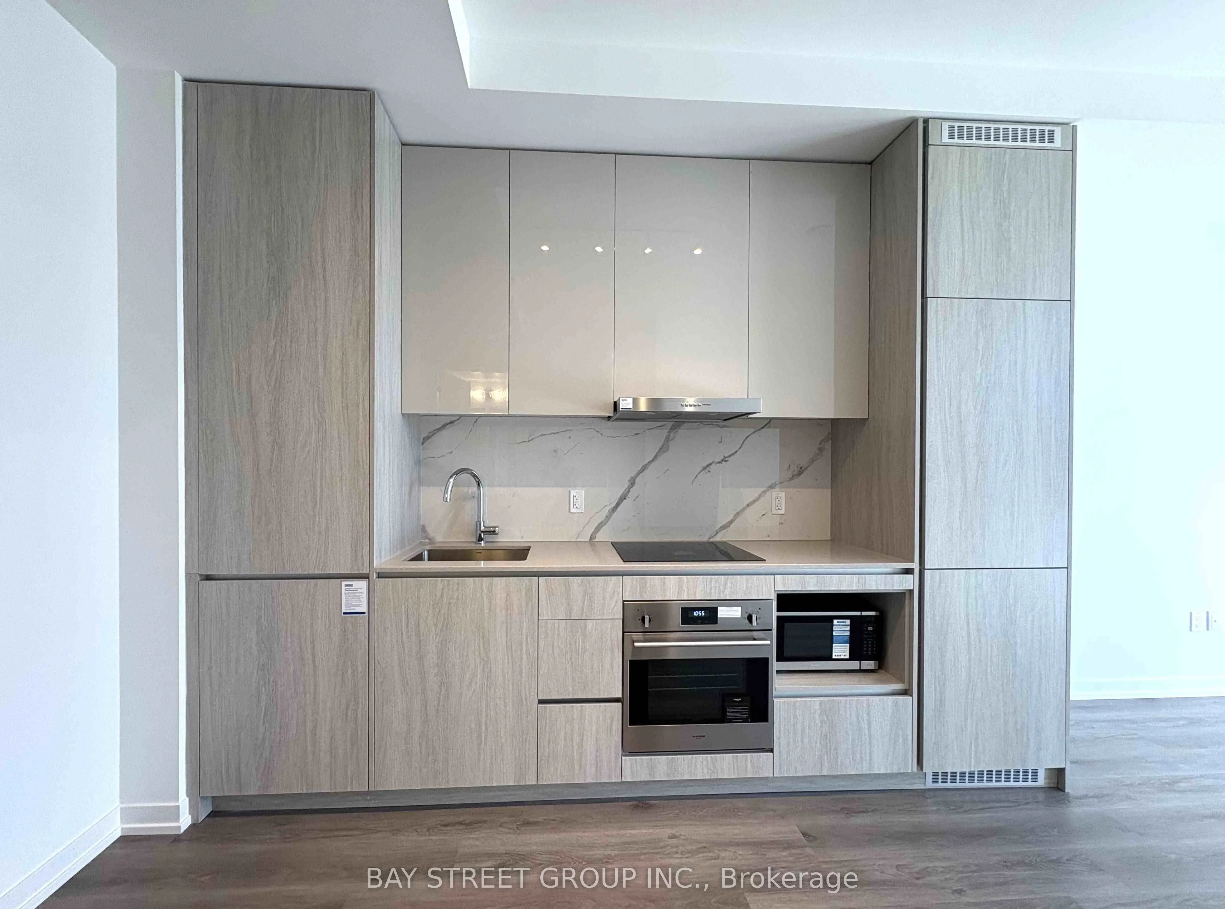 28 Interchange Way, #107