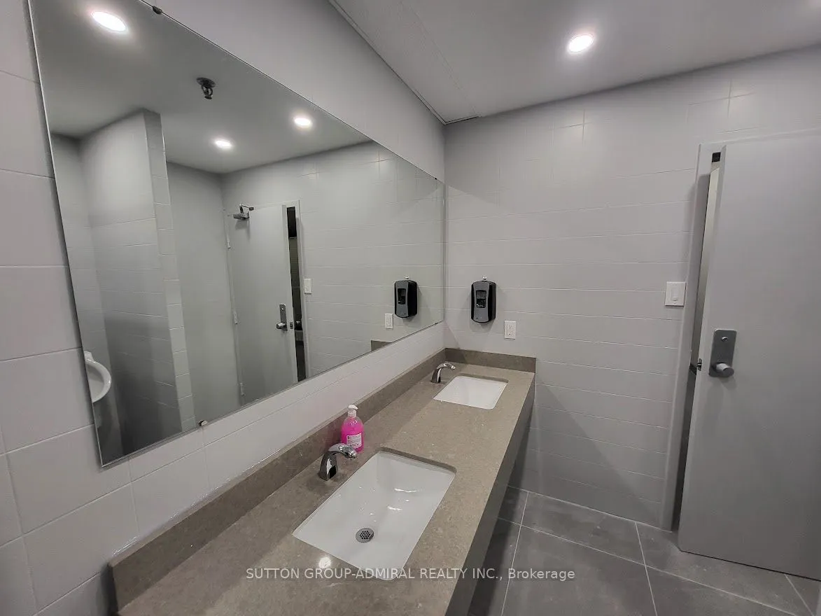 4220 Steeles Avenue W, #C11