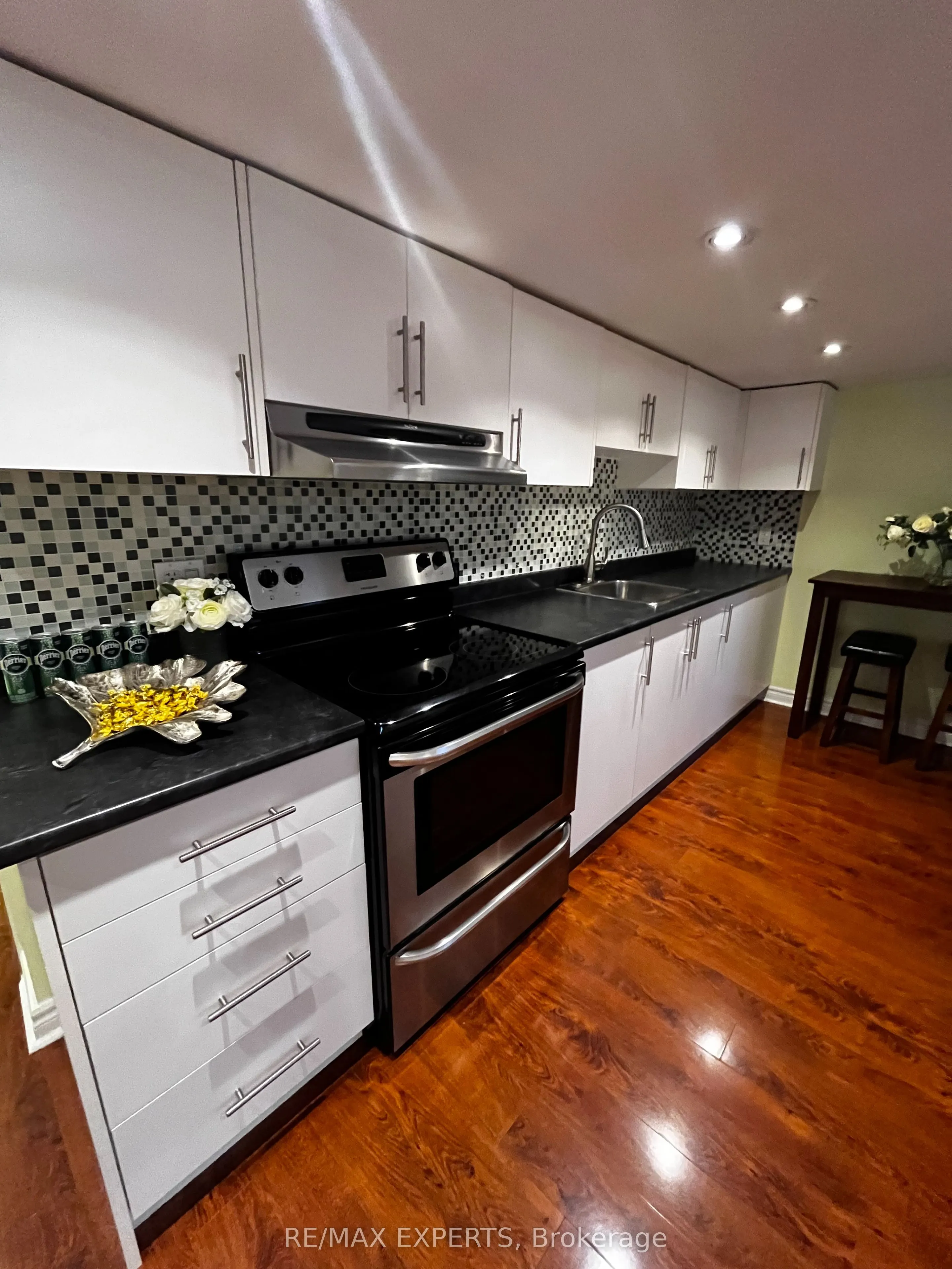 1345 Hunter Street, #Lower