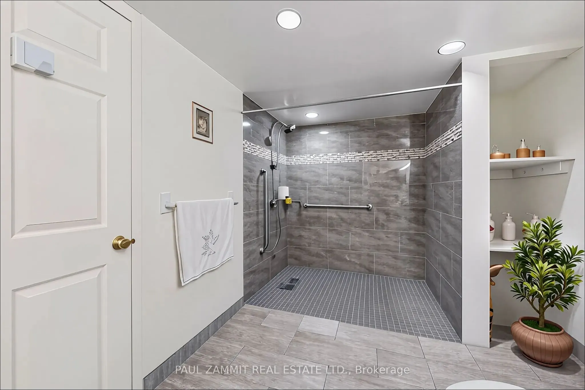 7300 Yonge Street, #1102