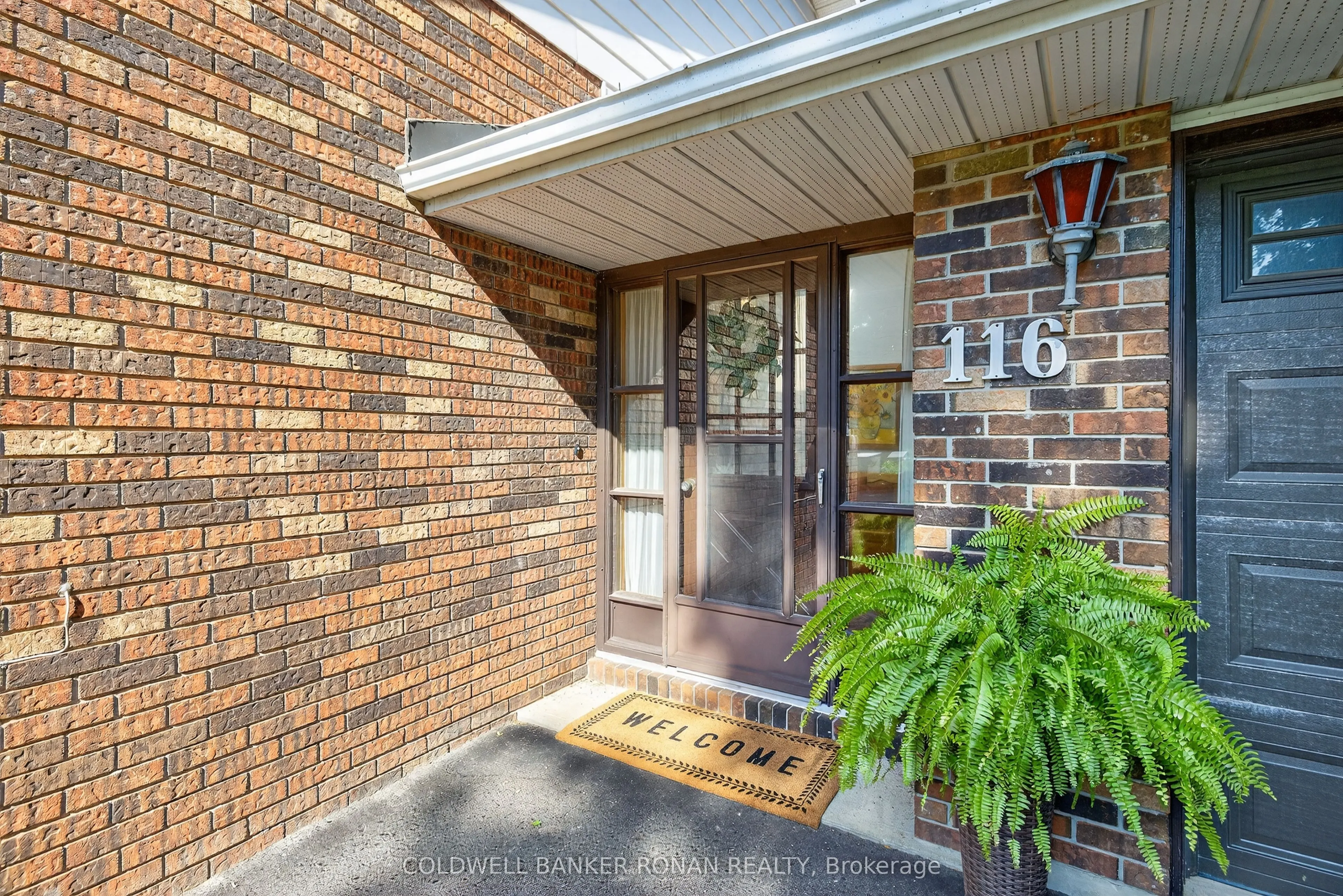 116 Armstrong Crescent
