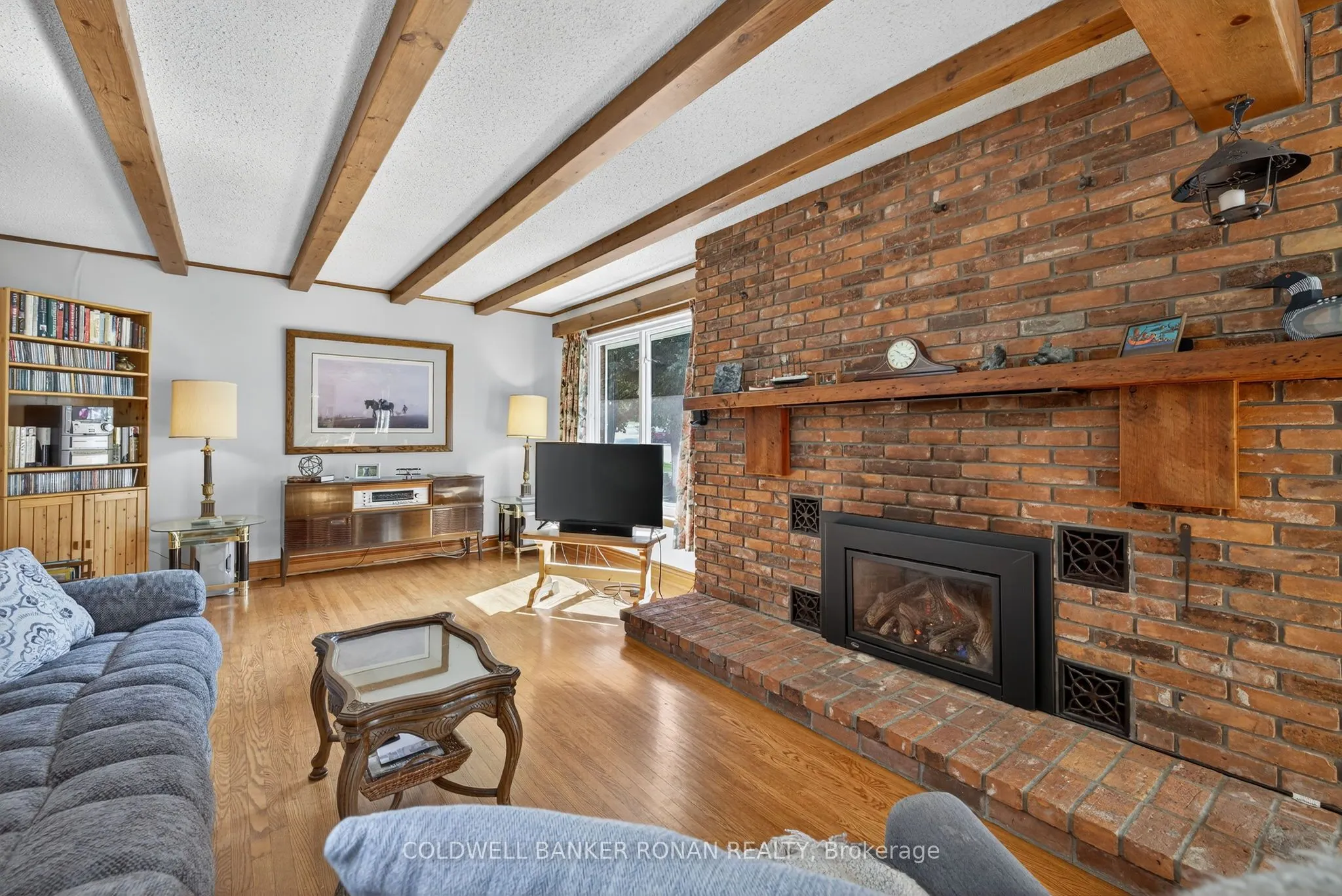 116 Armstrong Crescent