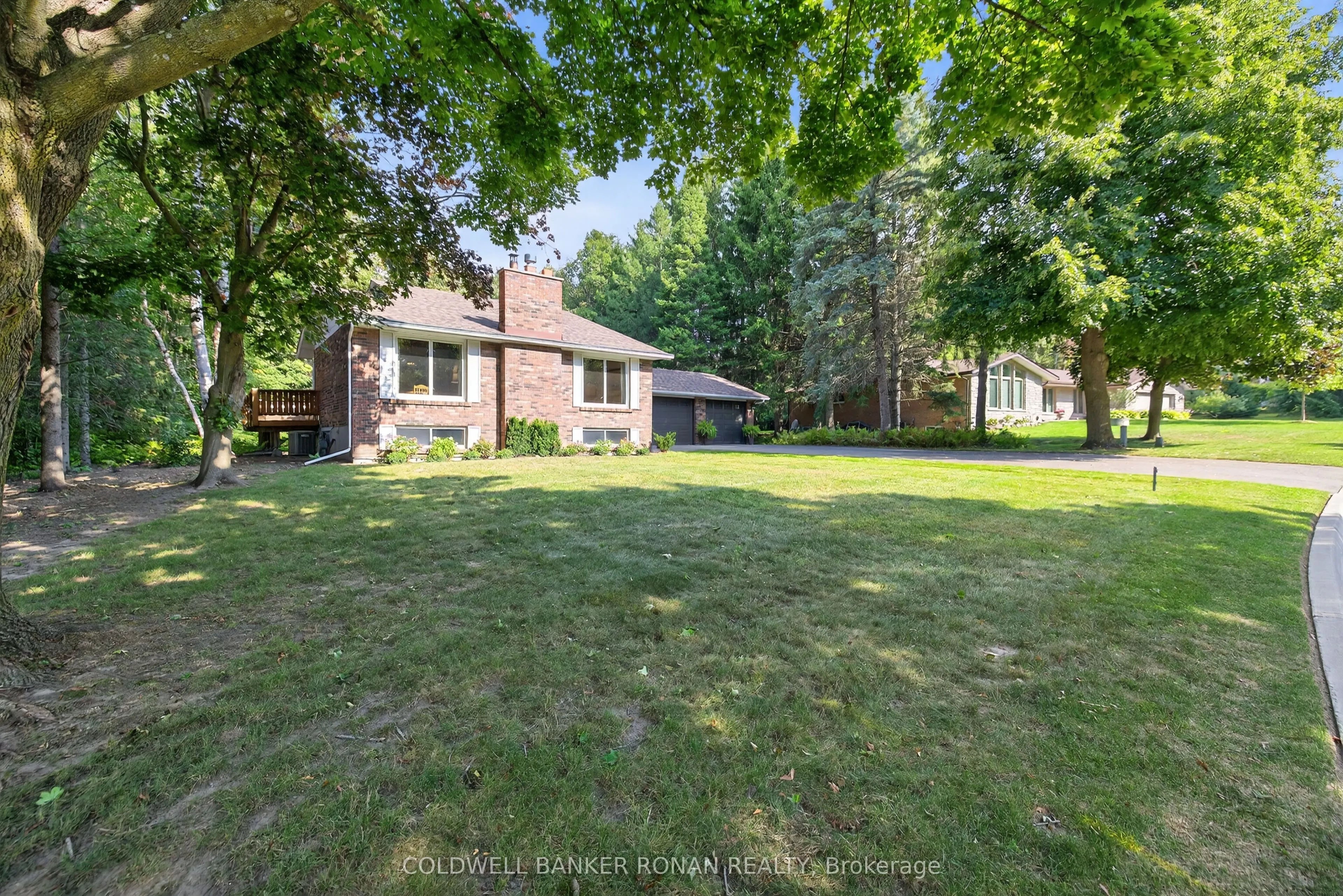 116 Armstrong Crescent