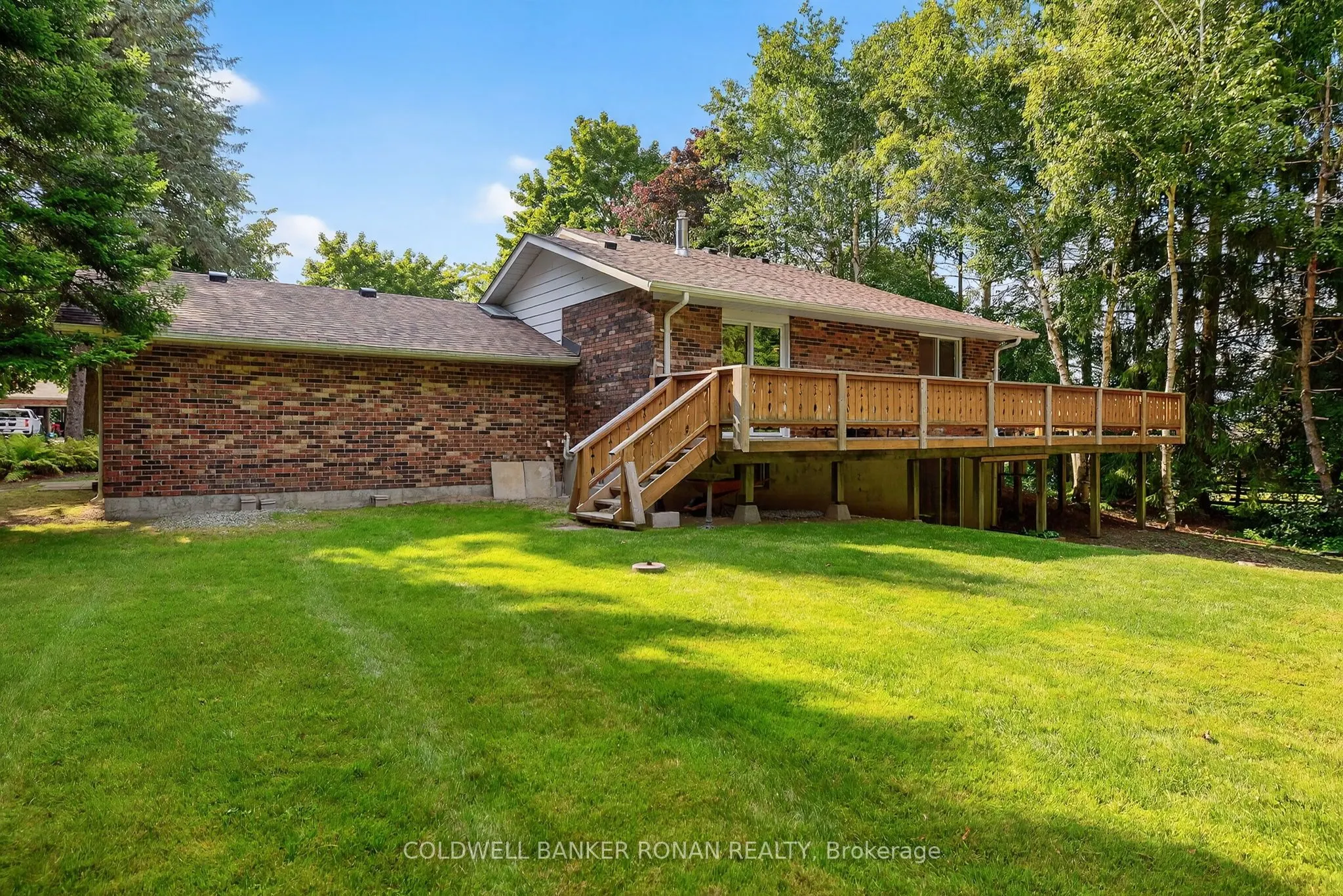 116 Armstrong Crescent