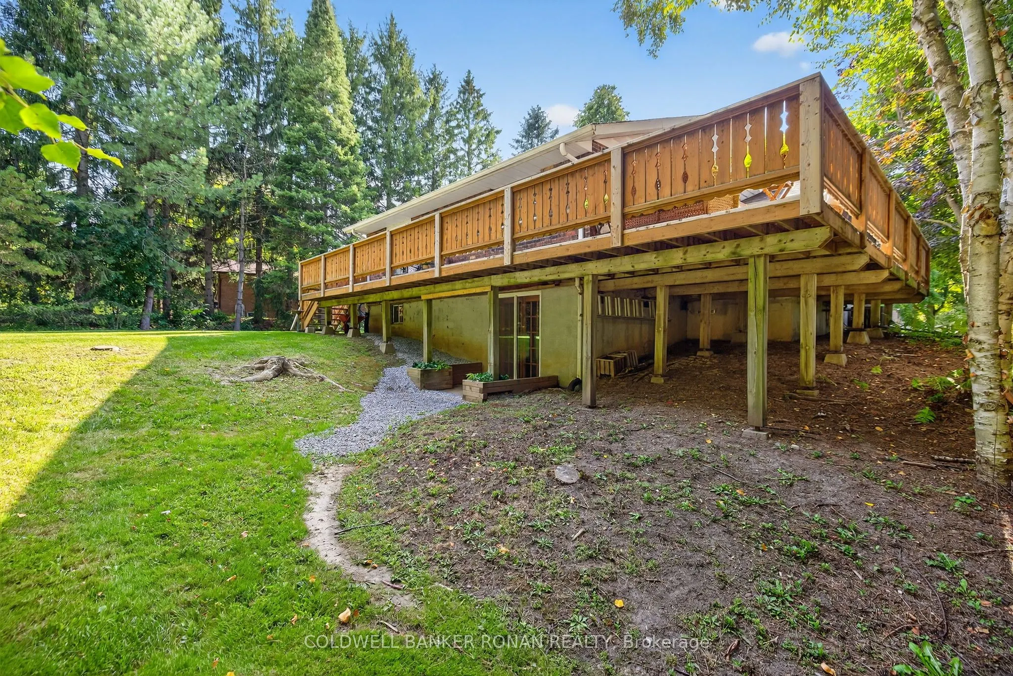 116 Armstrong Crescent