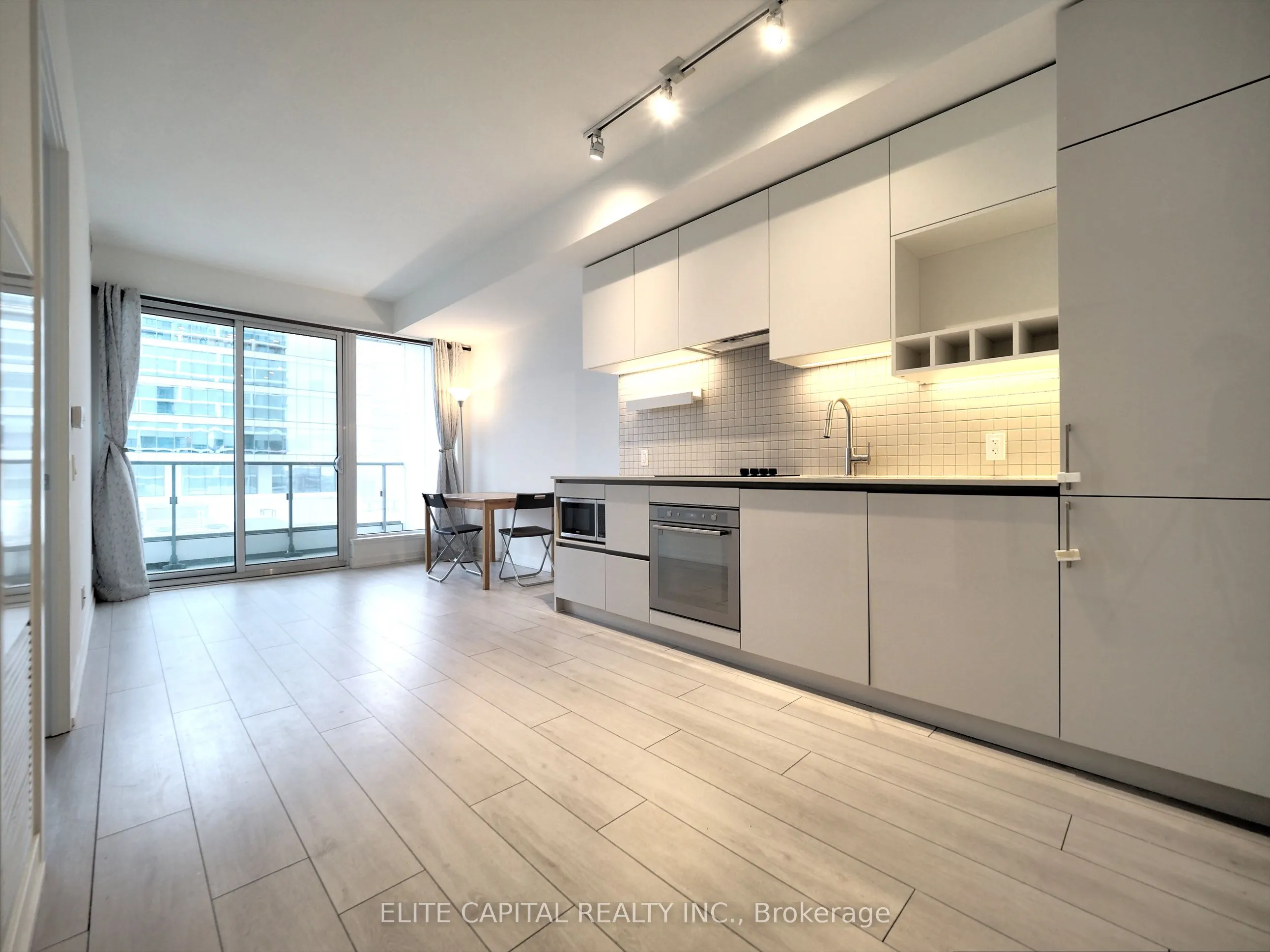 5 Buttermill Avenue, #702