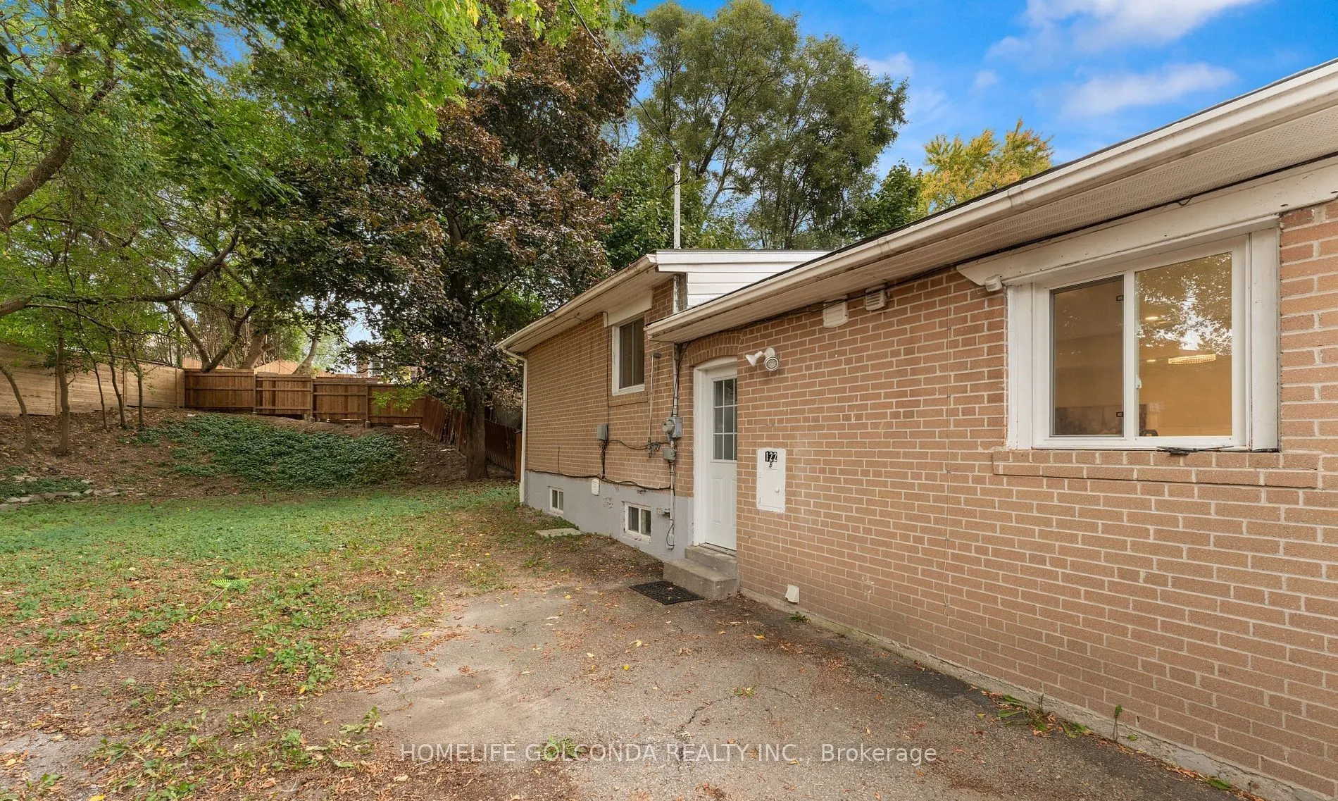 Basement ,122 Longford Drive