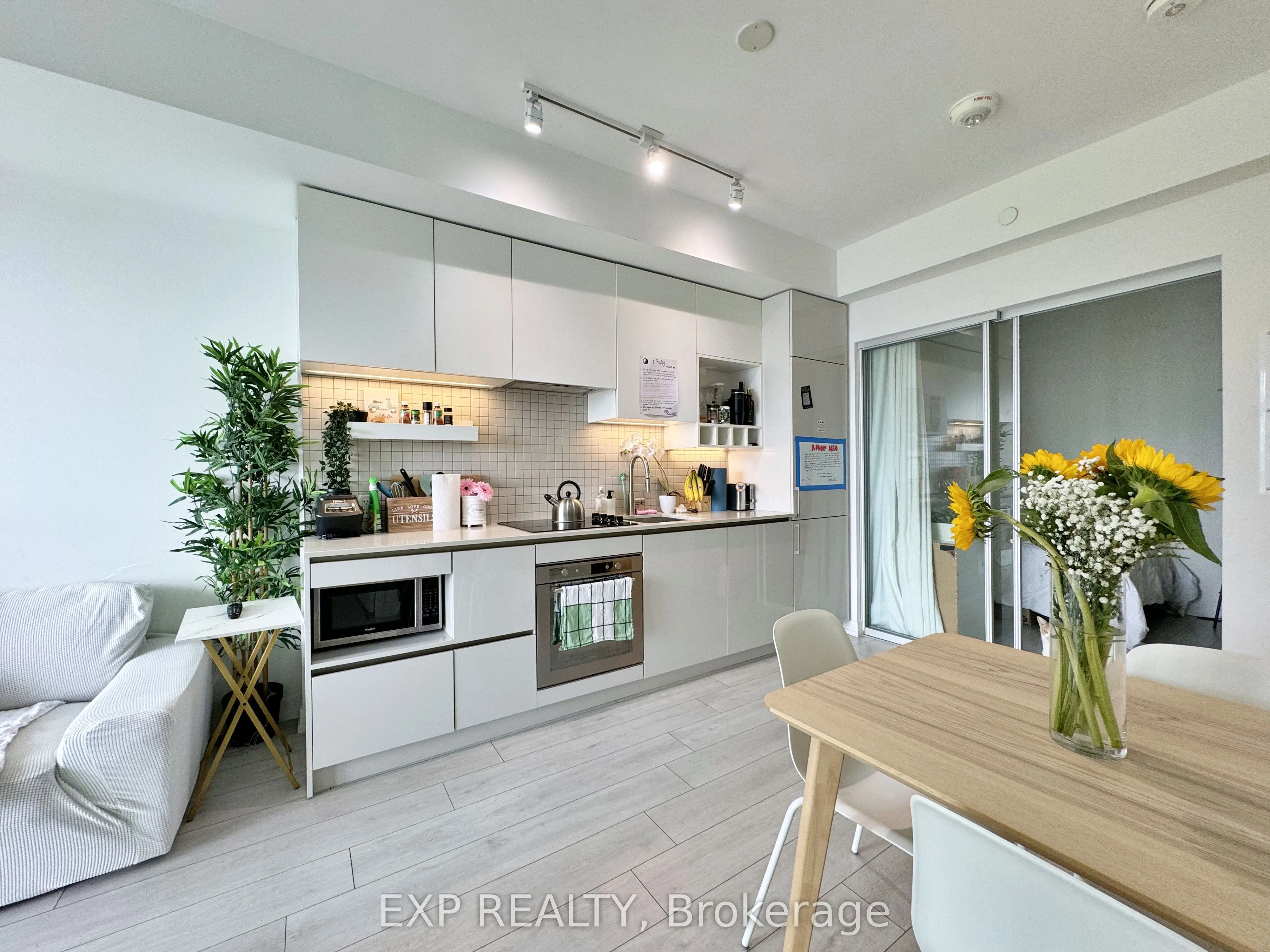898 Portage Parkway, #1005