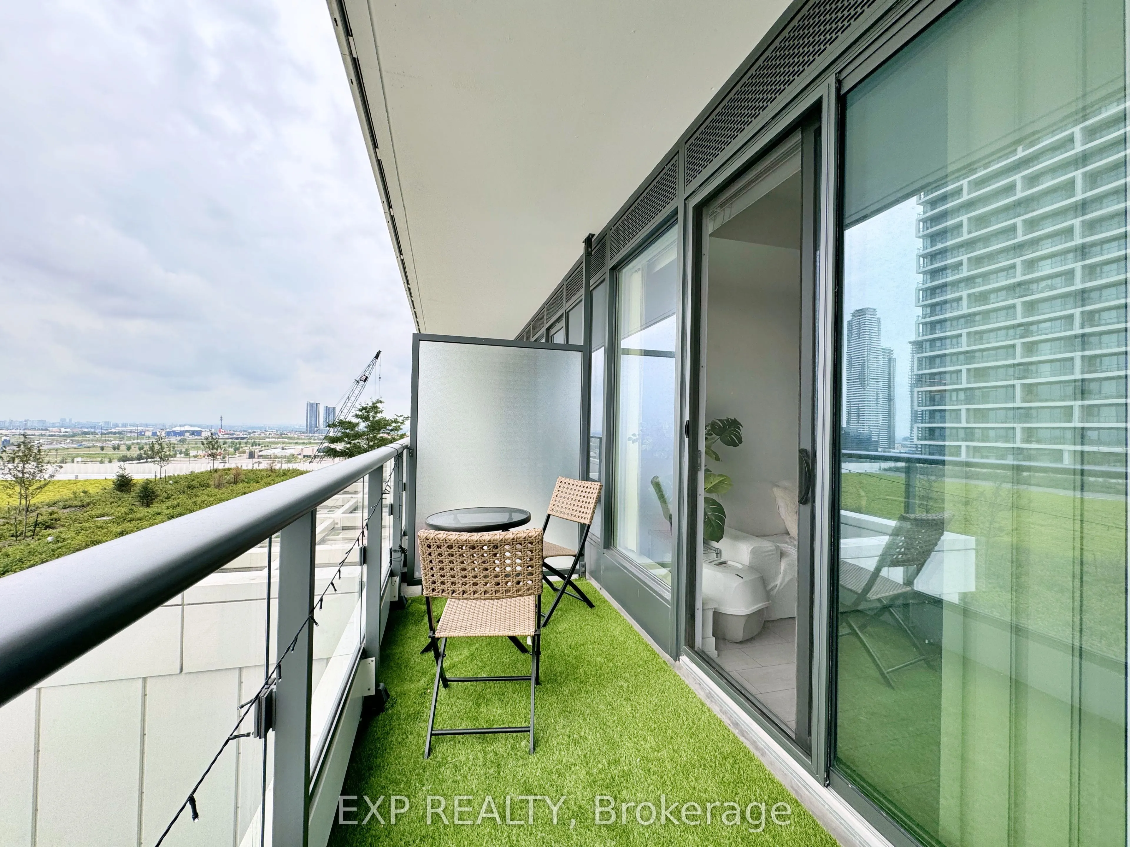 898 Portage Parkway, #1005