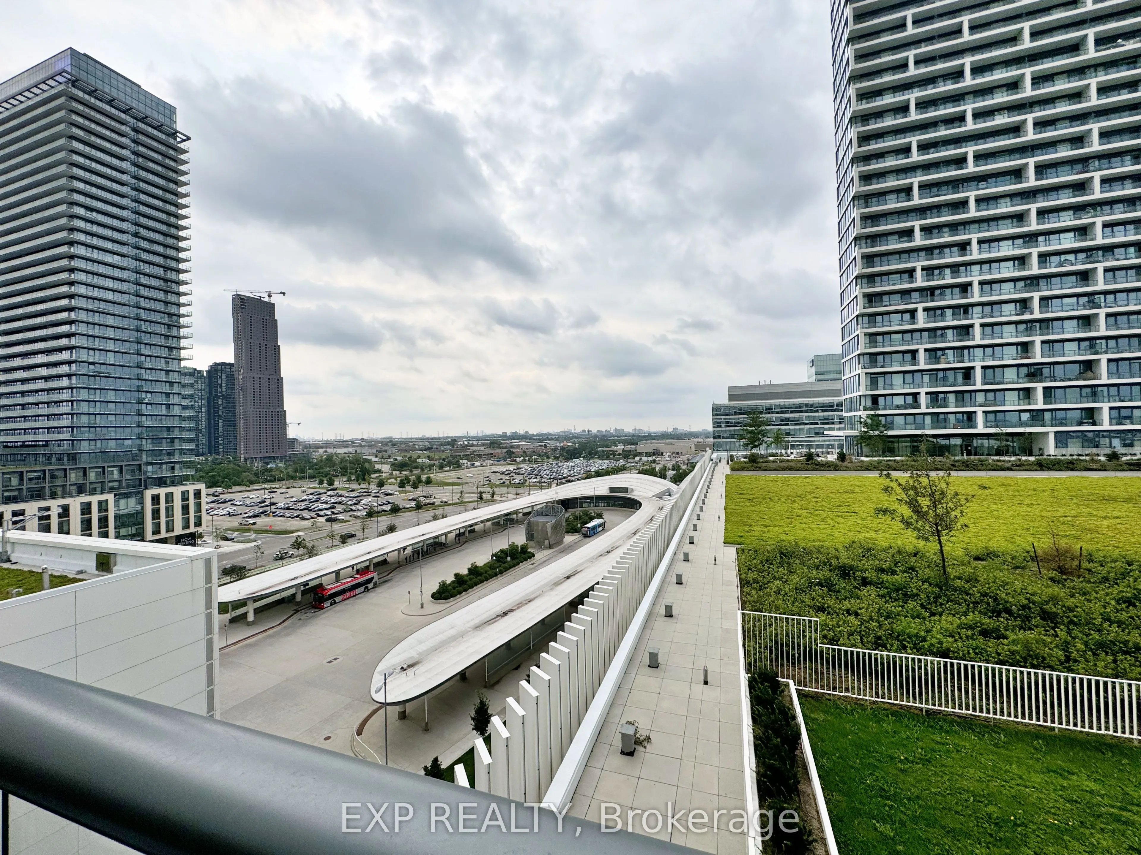 898 Portage Parkway, #1005