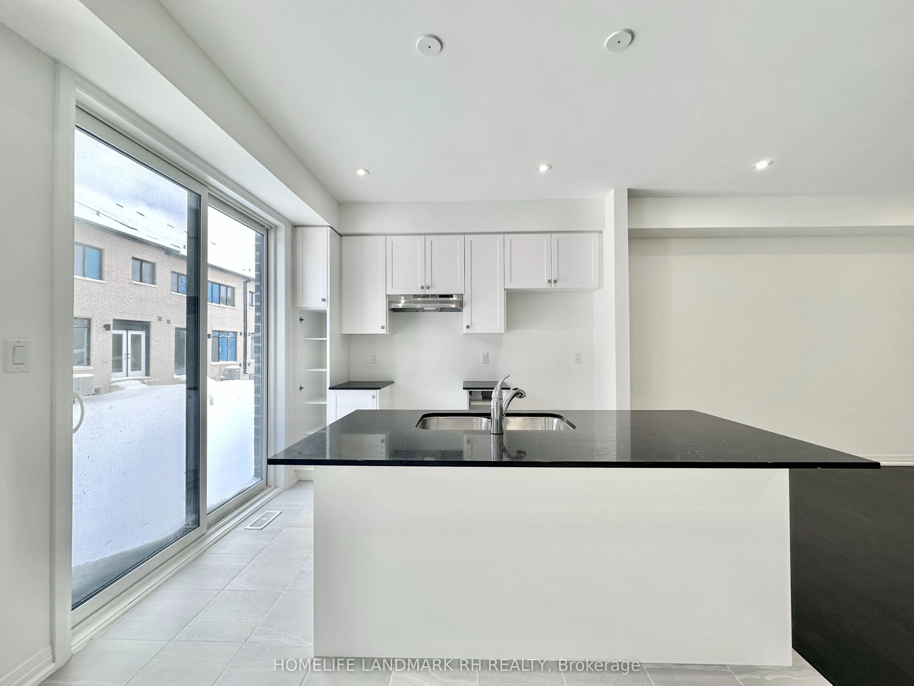 16 Boiton Street