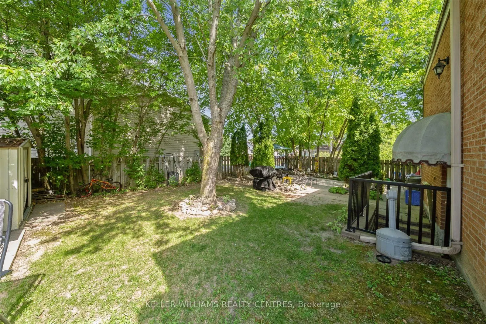 948 Lake Drive E