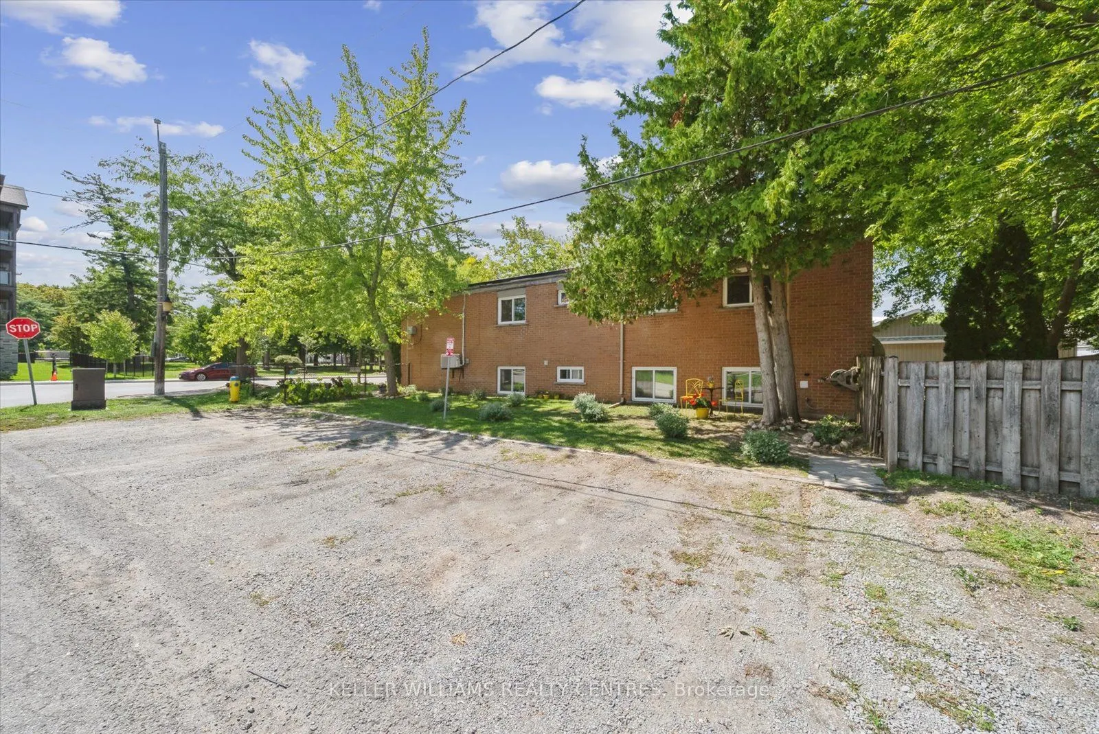 948 Lake Drive E