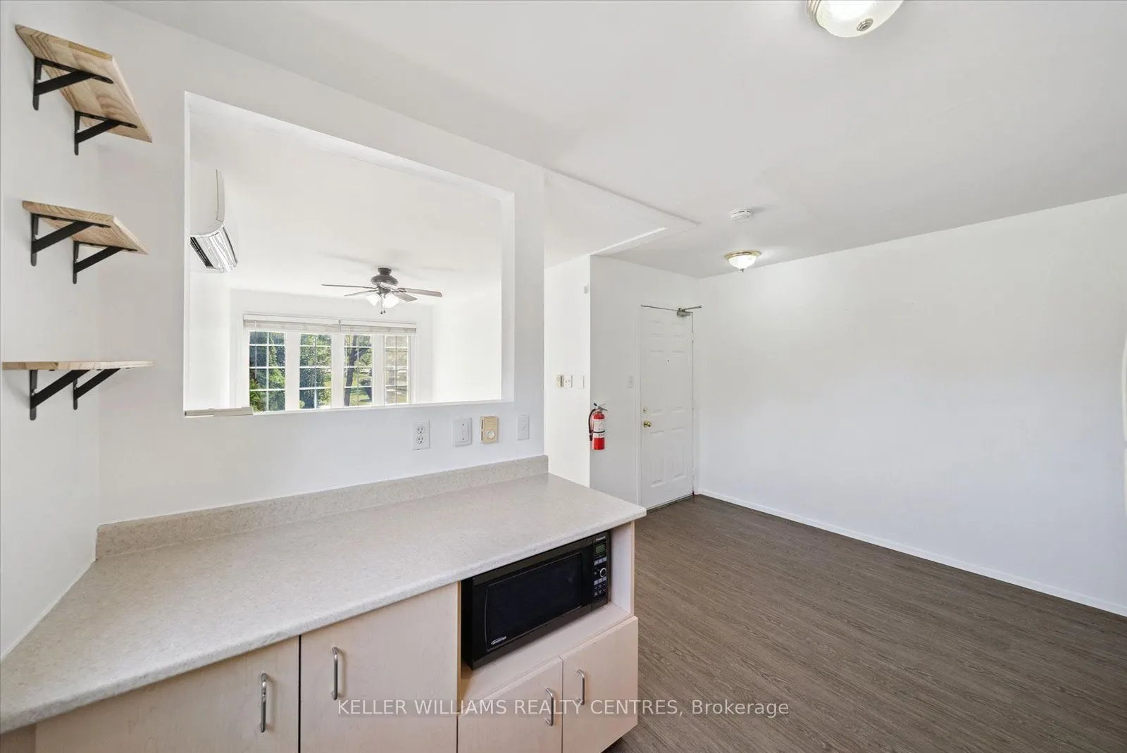 948 Lake Drive E