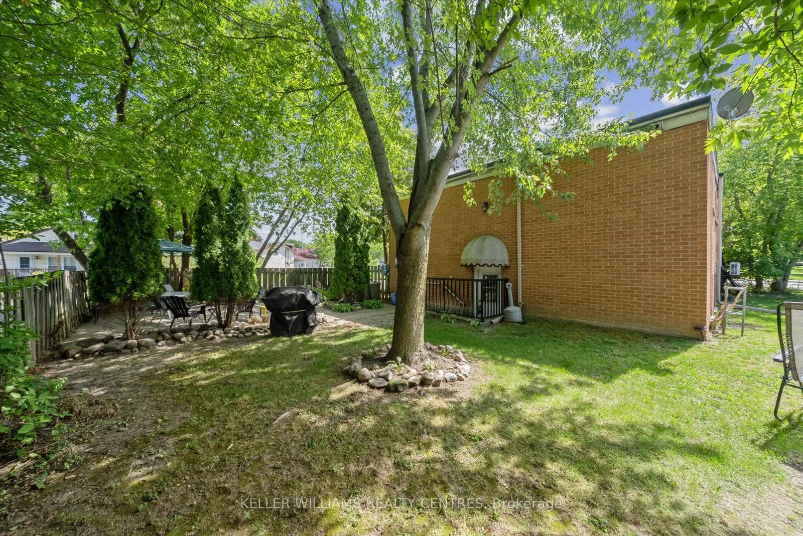 948 Lake Drive E