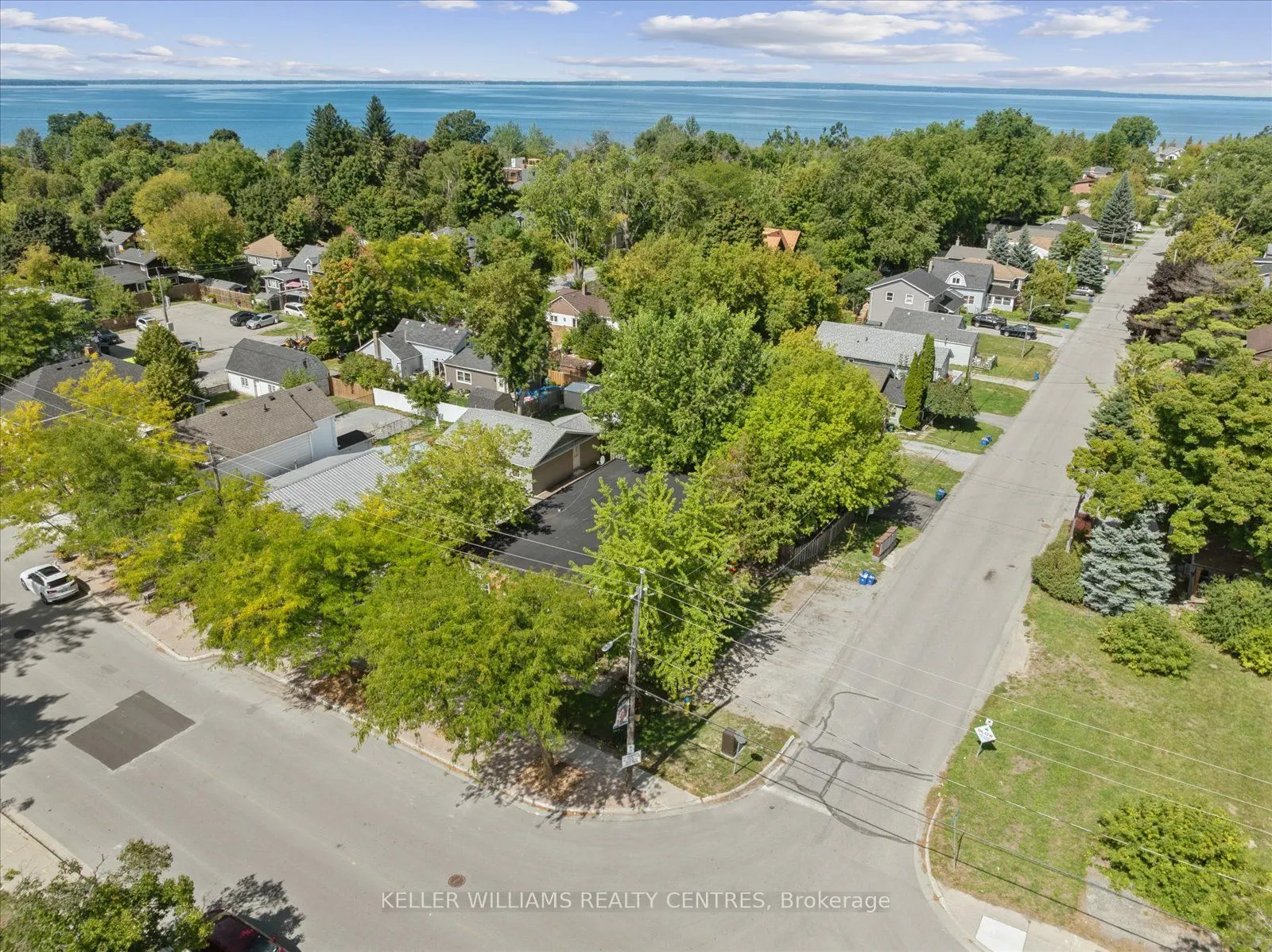 948 Lake Drive E