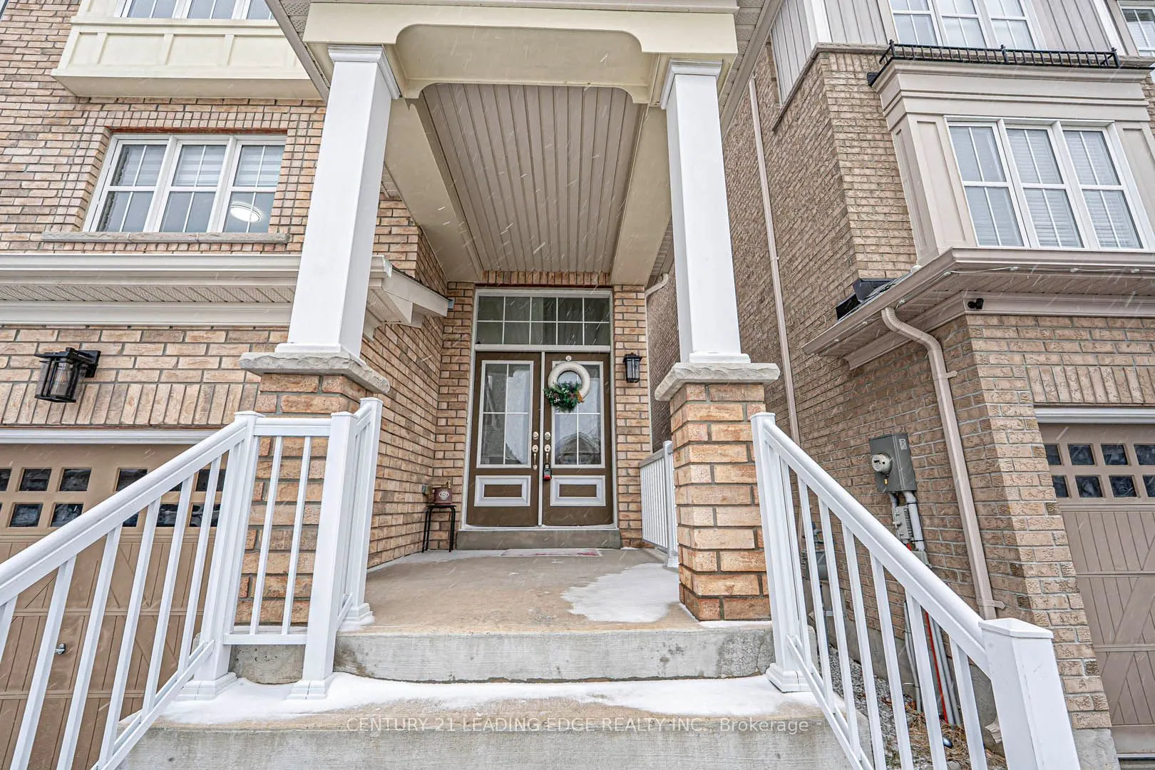 87 Ridge Gate Crescent