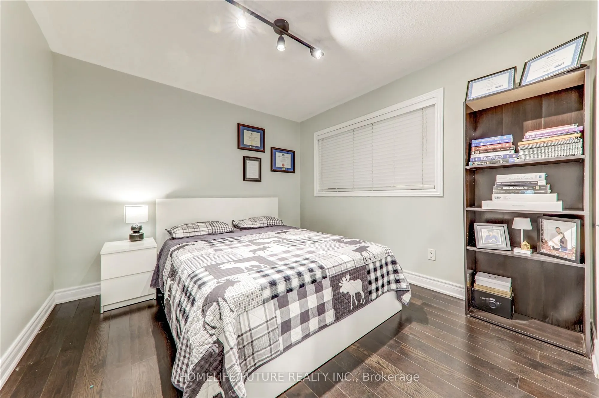 109 Laurelhurst Crescent