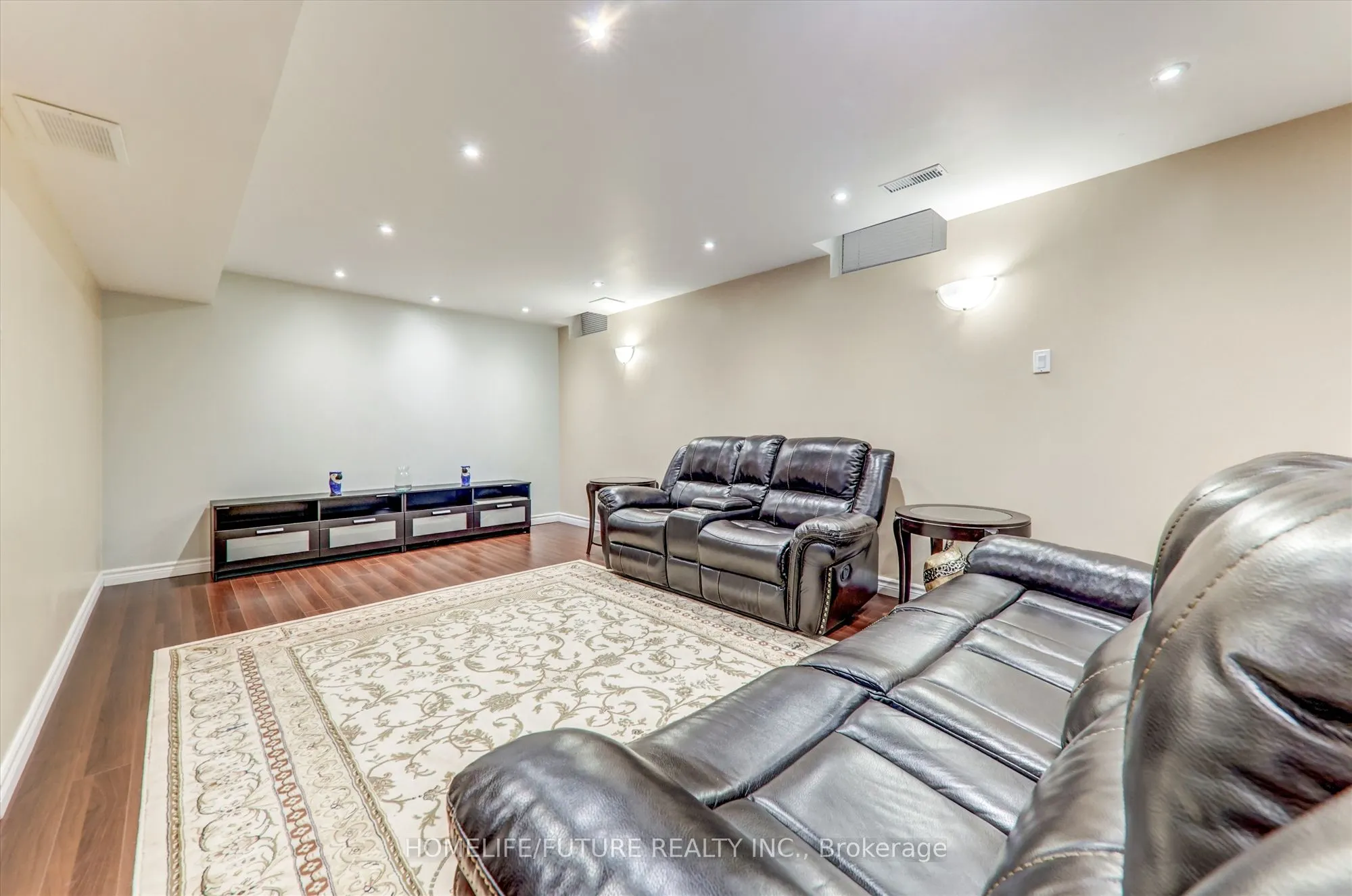 109 Laurelhurst Crescent
