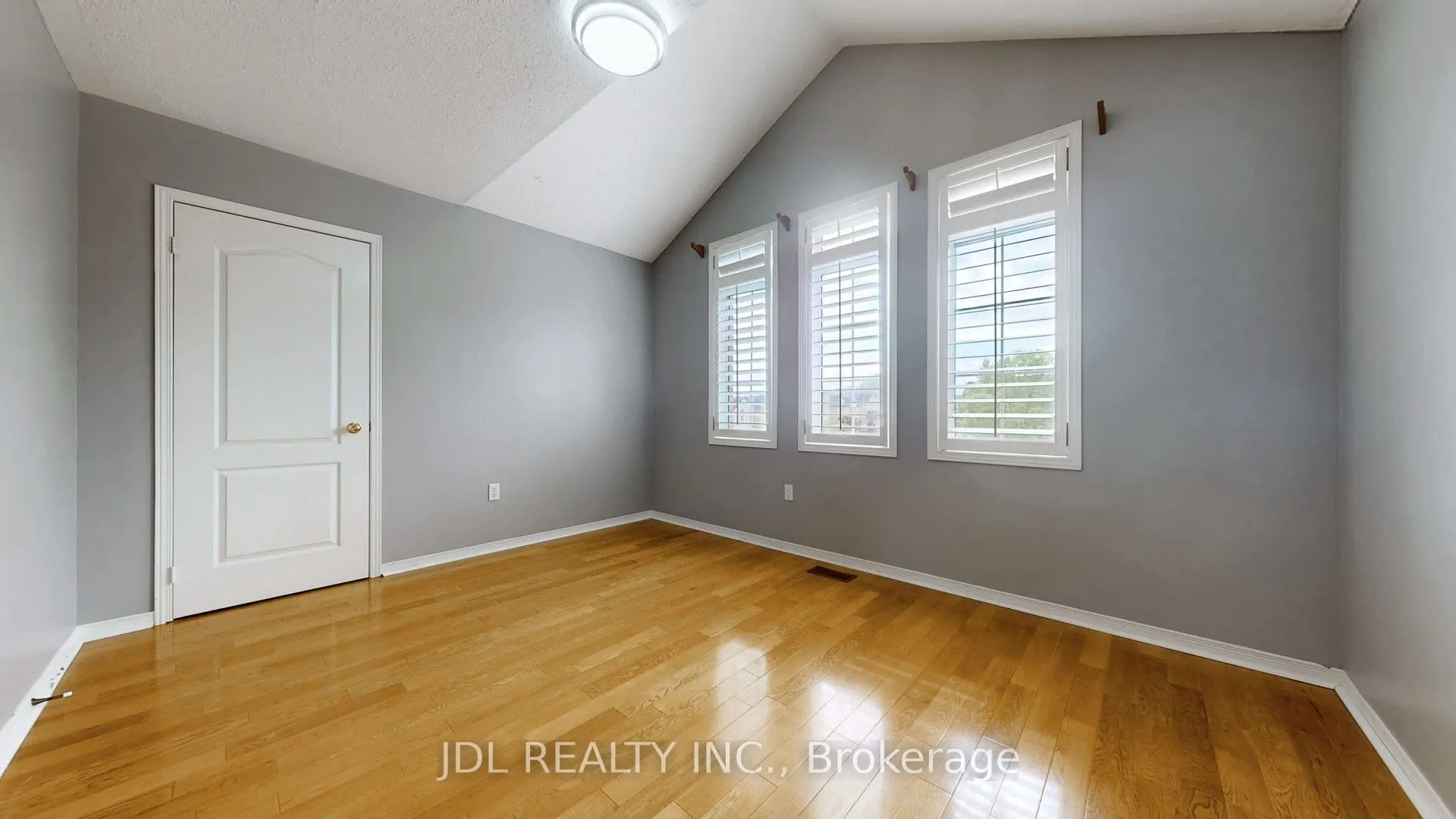 62 Kaitlin Drive, #Upper