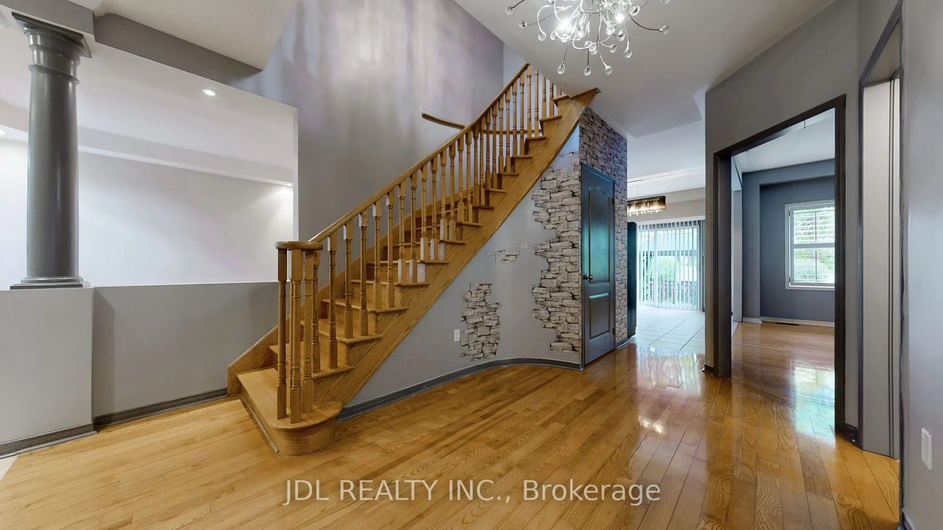 62 Kaitlin Drive, #Upper