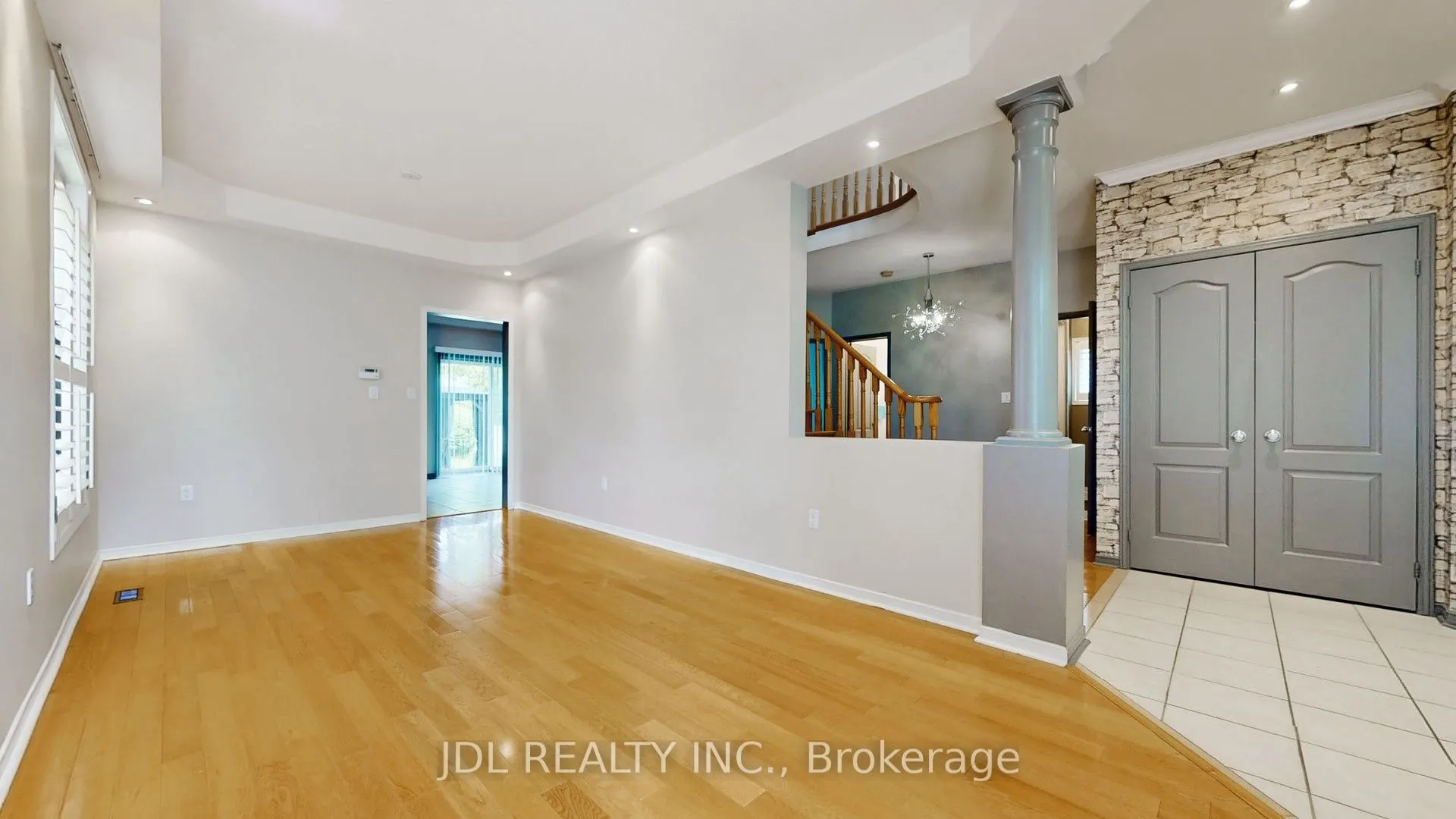 62 Kaitlin Drive, #Upper