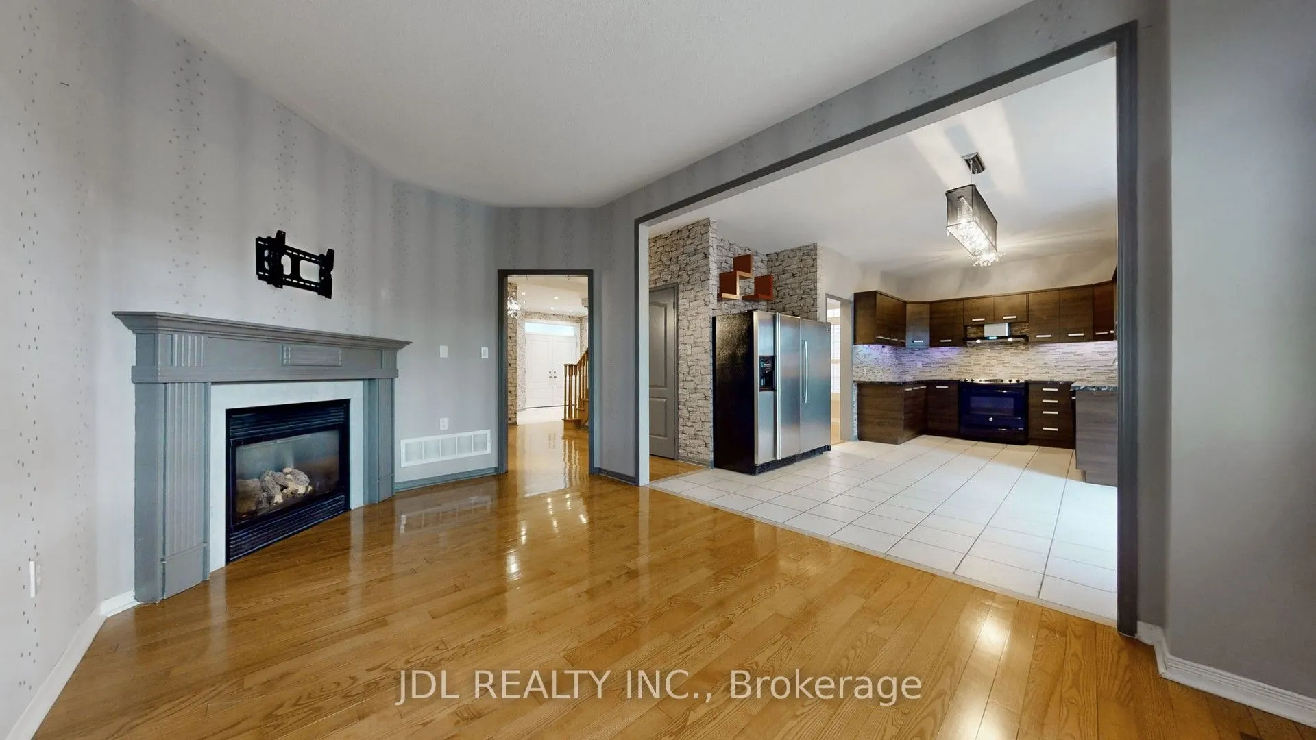 62 Kaitlin Drive, #Upper