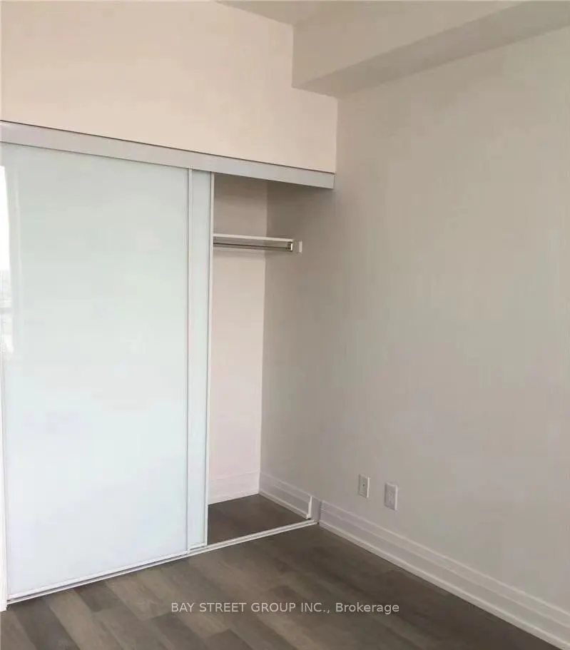 7165 Yonge Street, #2210